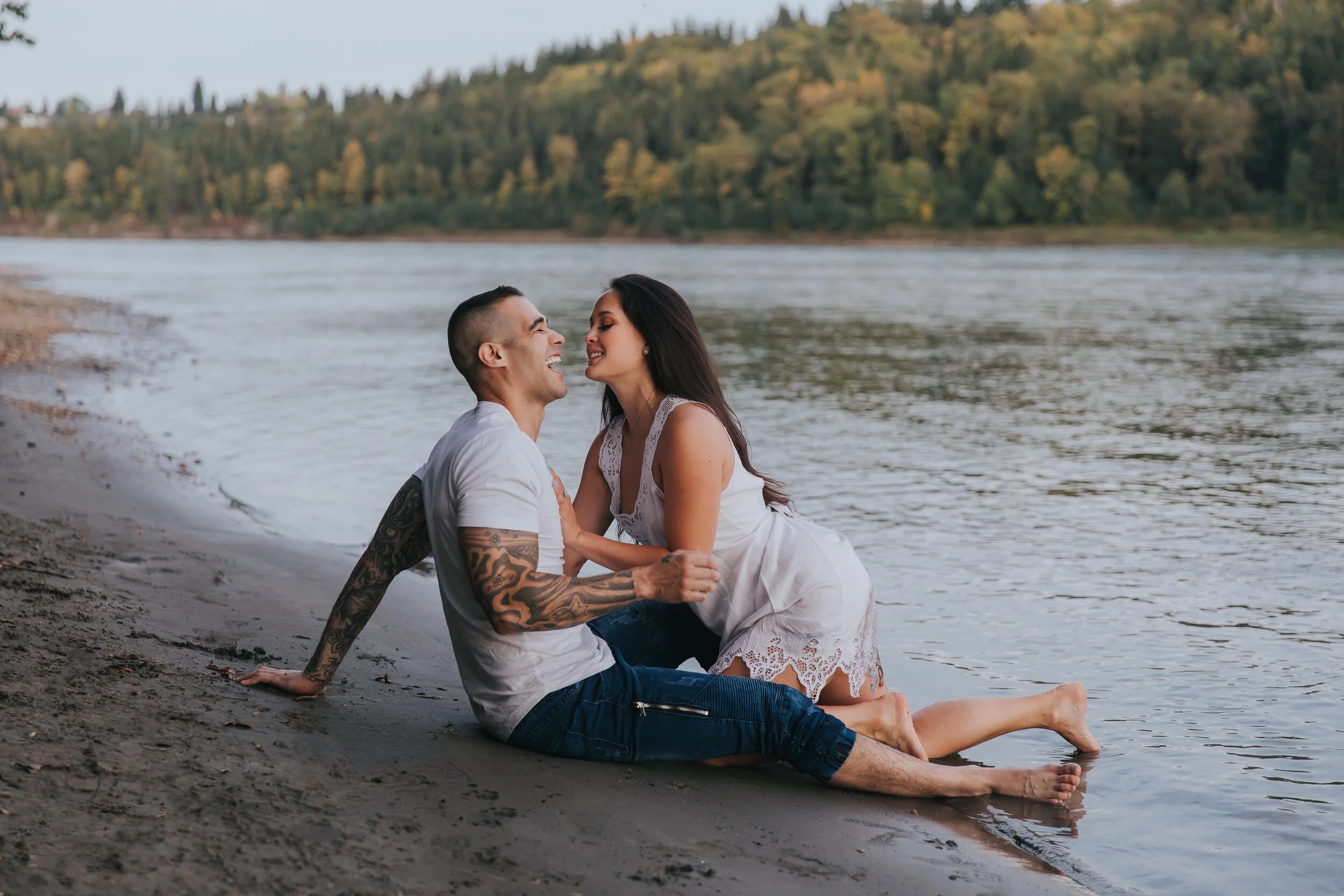 GH Photography Intimate Lifestyle Session on the Riverbank-10.jpg