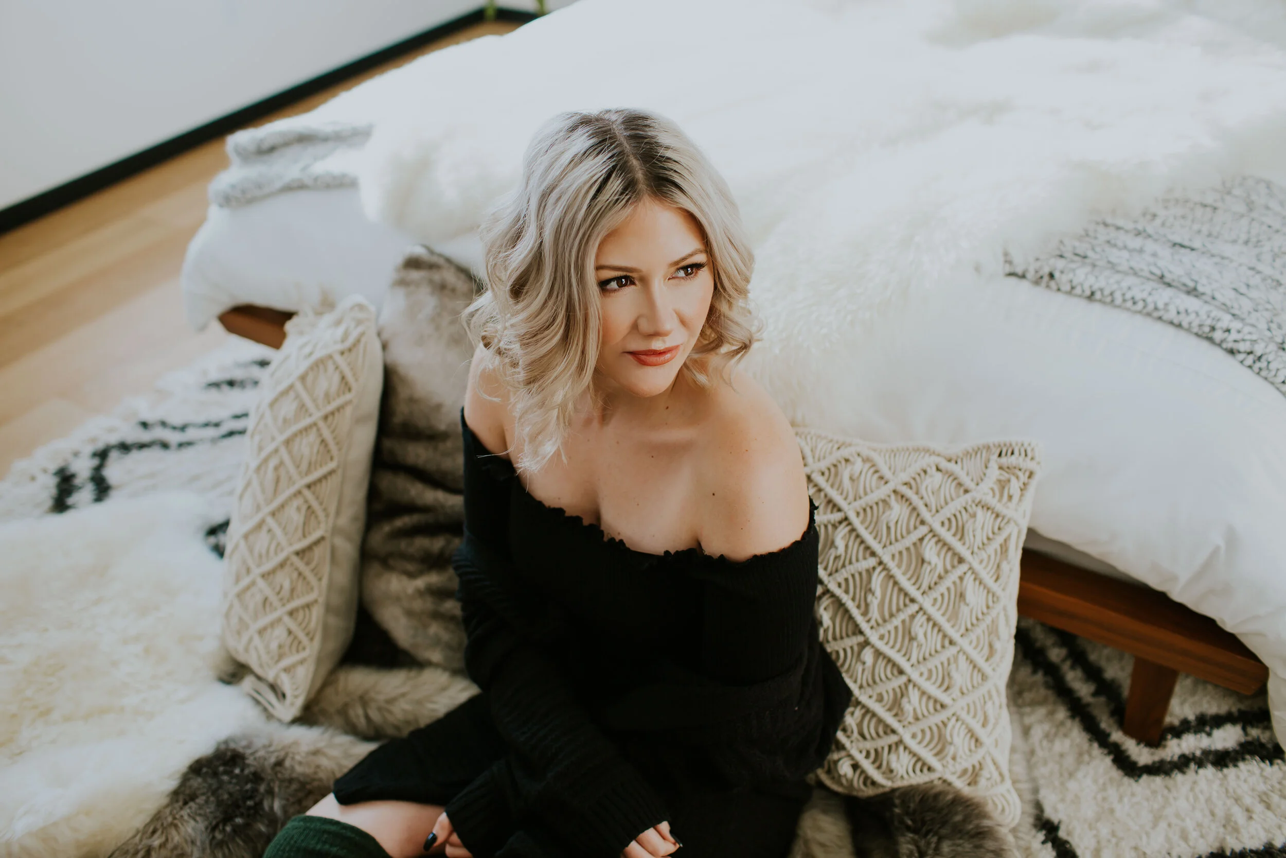 GH Photography In Home Engagement Session Bedroom Intimacy-1.jpg