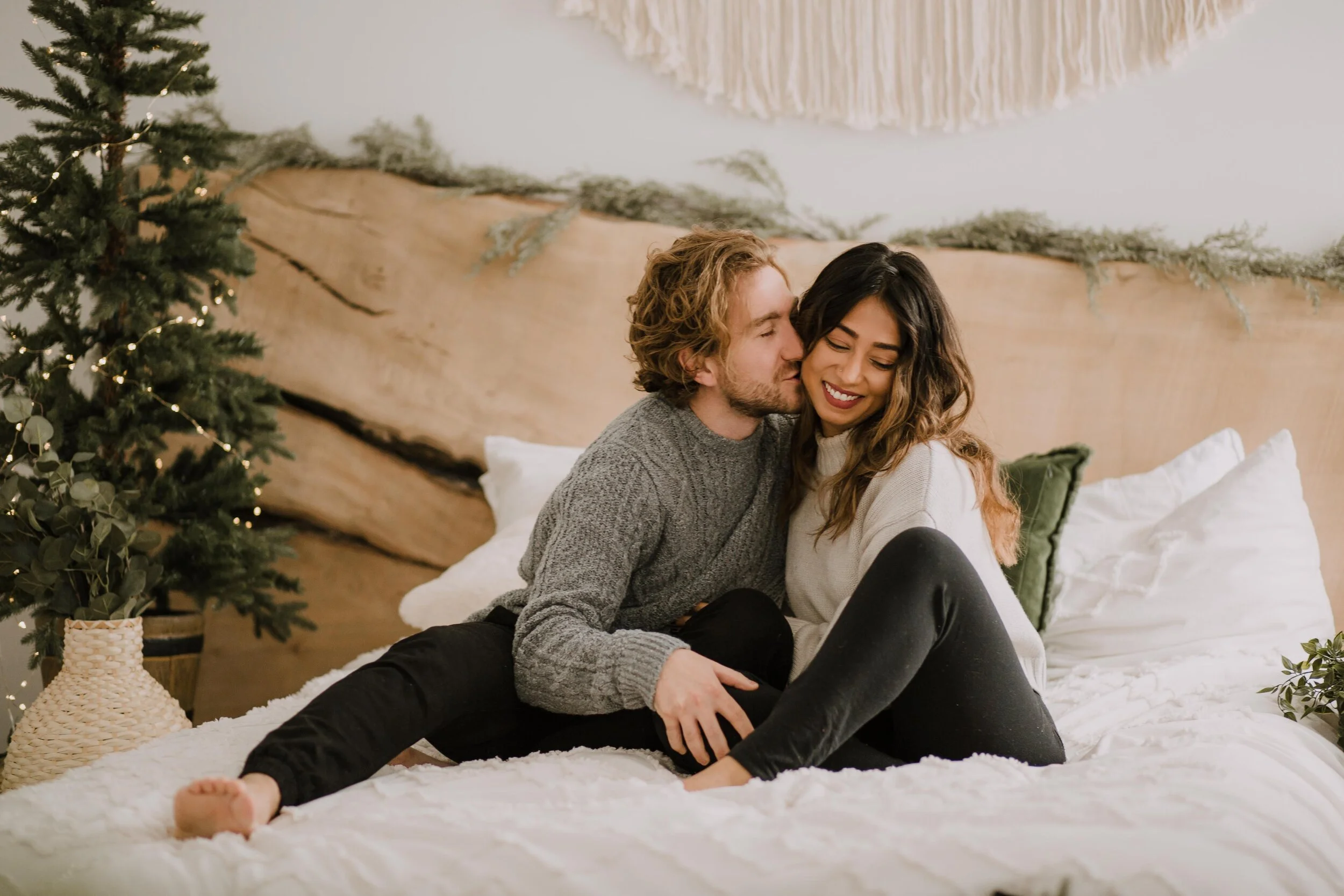 GH Photography Intimate Festive Holiday Couples Session-1.jpg