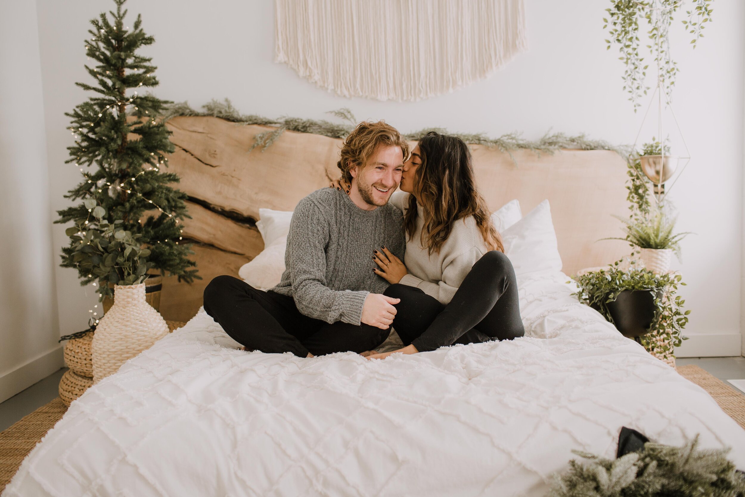GH Photography Intimate Festive Holiday Couples Session-2.jpg