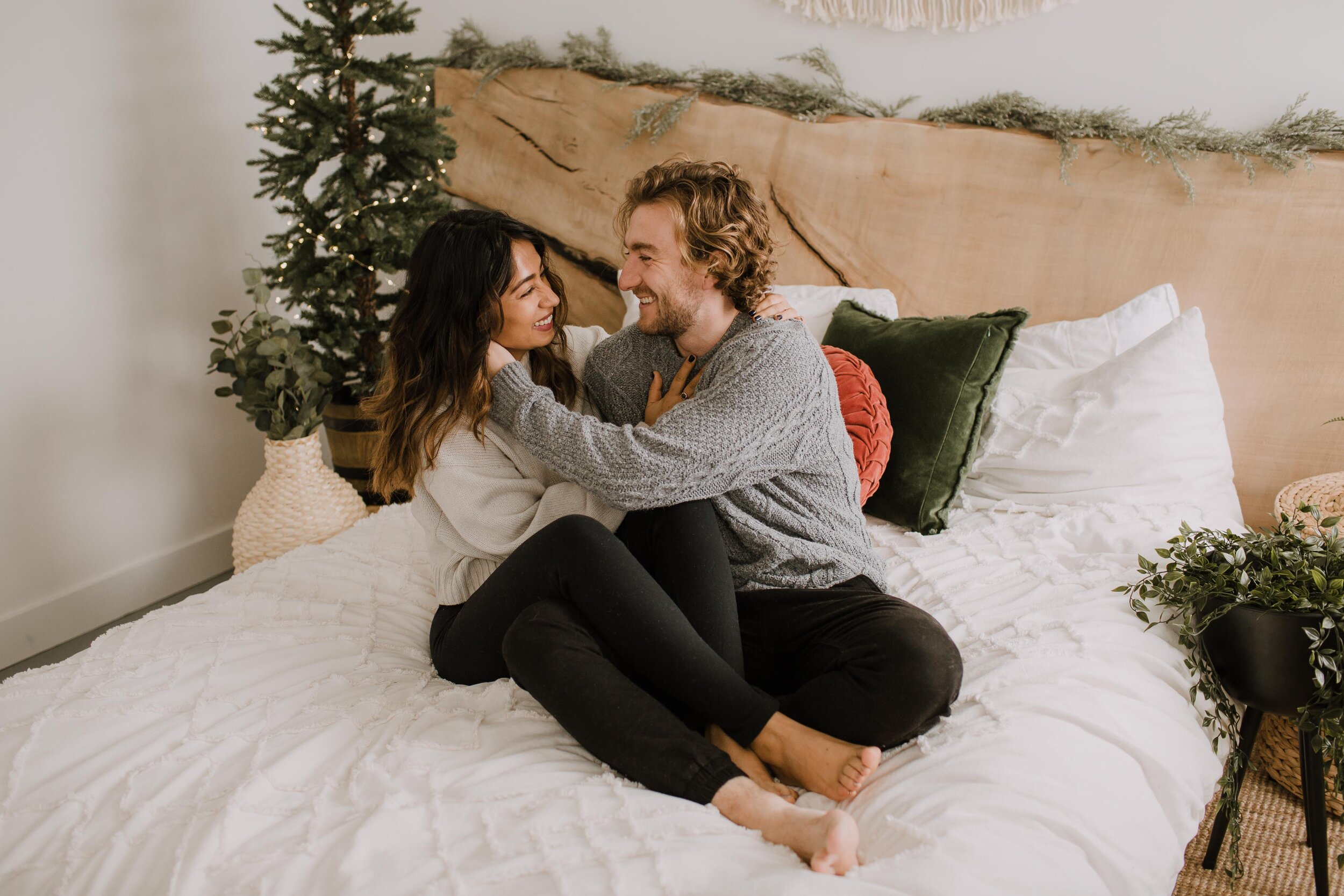 GH Photography Intimate Festive Holiday Couples Session-4.jpg