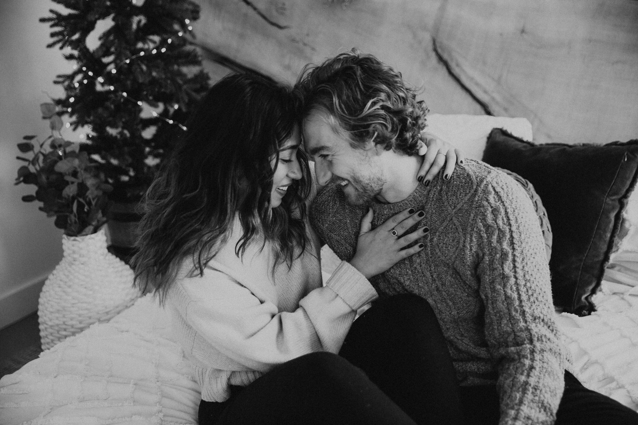 GH Photography Intimate Festive Holiday Couples Session-5.jpg