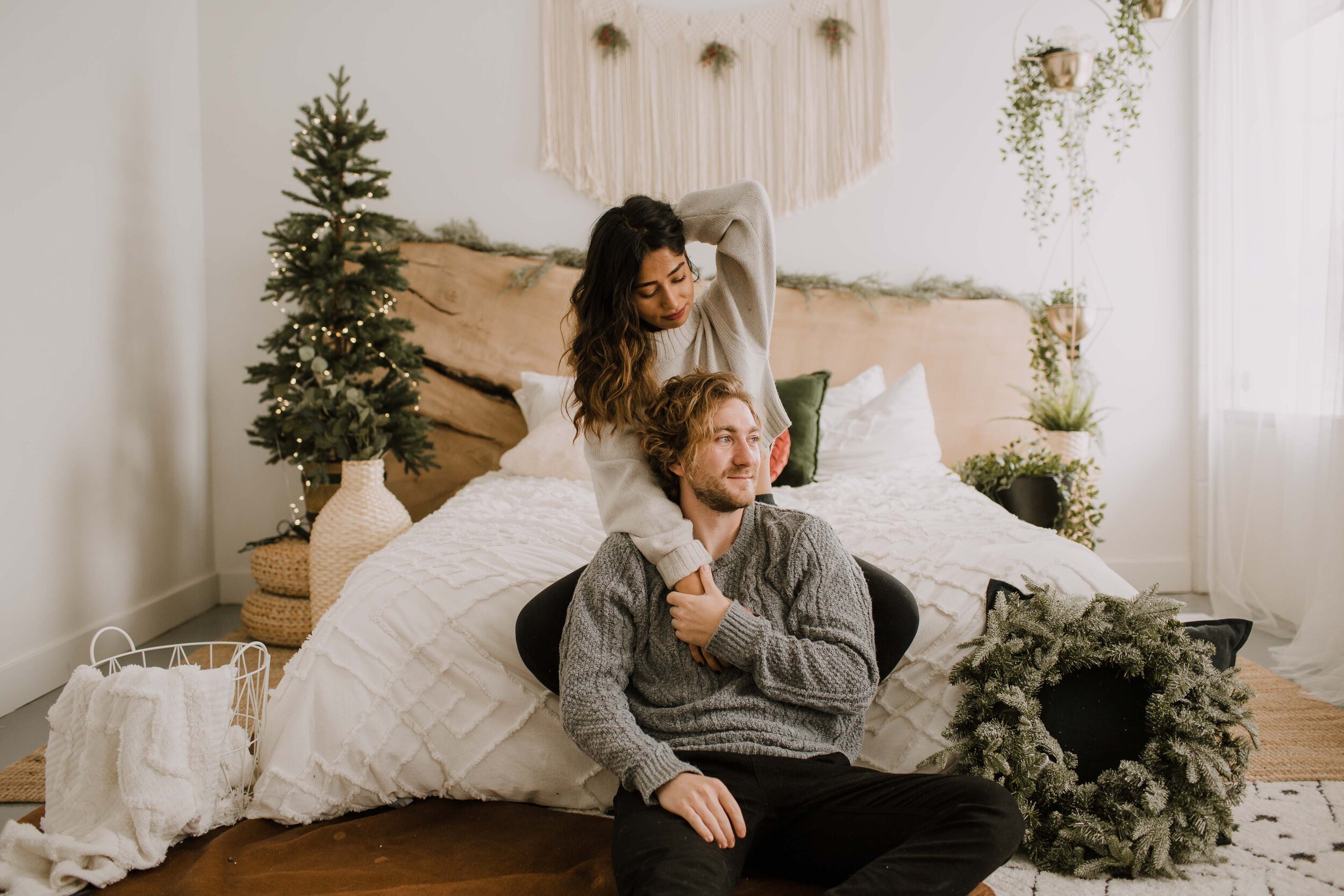 GH Photography Intimate Festive Holiday Couples Session-7.jpg