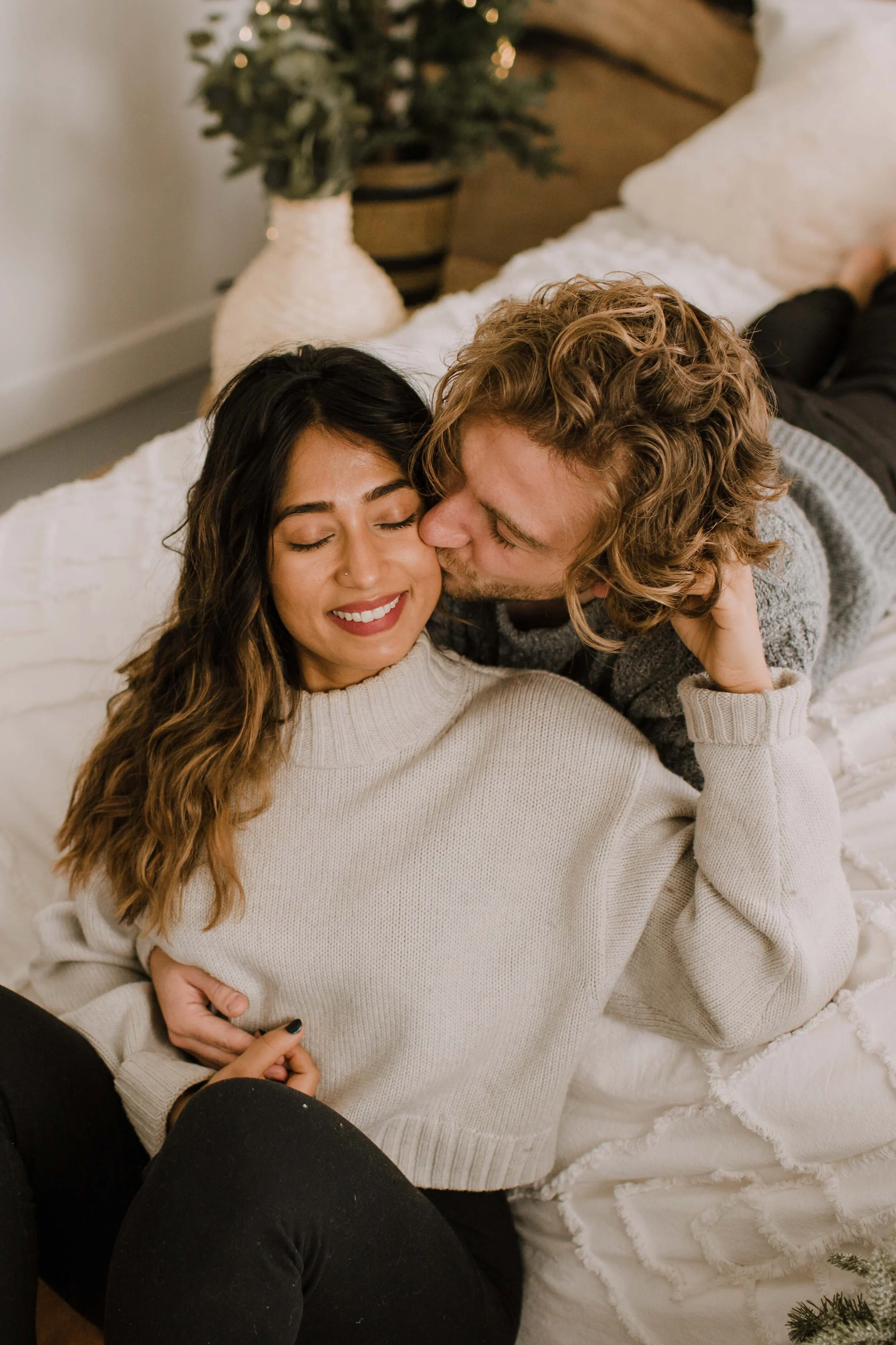 GH Photography Intimate Festive Holiday Couples Session-10.jpg