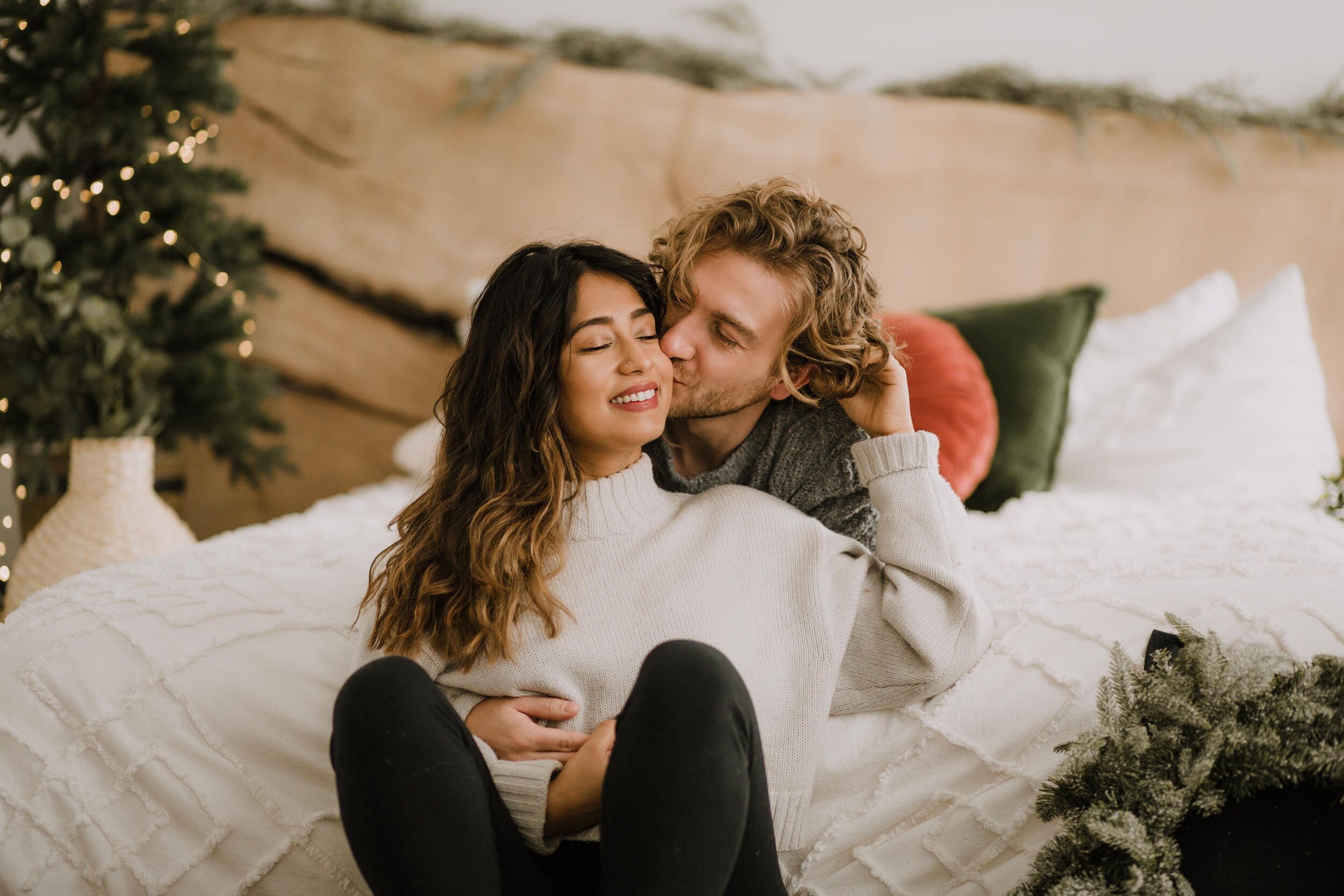 GH Photography Intimate Festive Holiday Couples Session-11.jpg