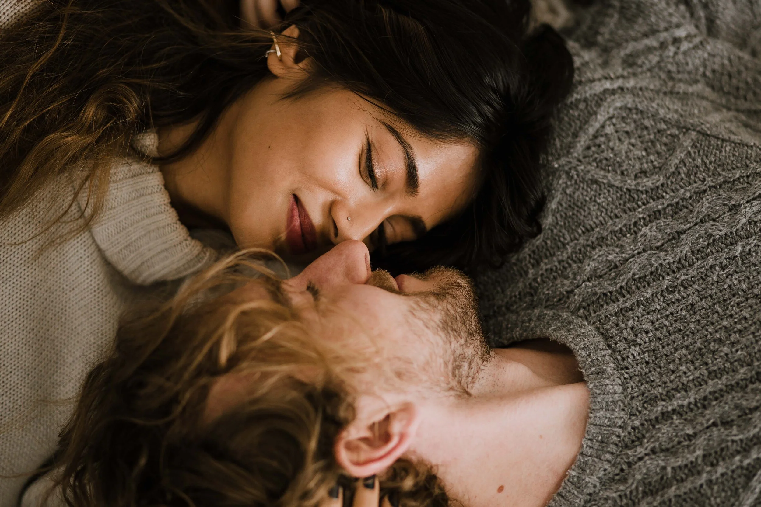 GH Photography Intimate Festive Holiday Couples Session-13.jpg