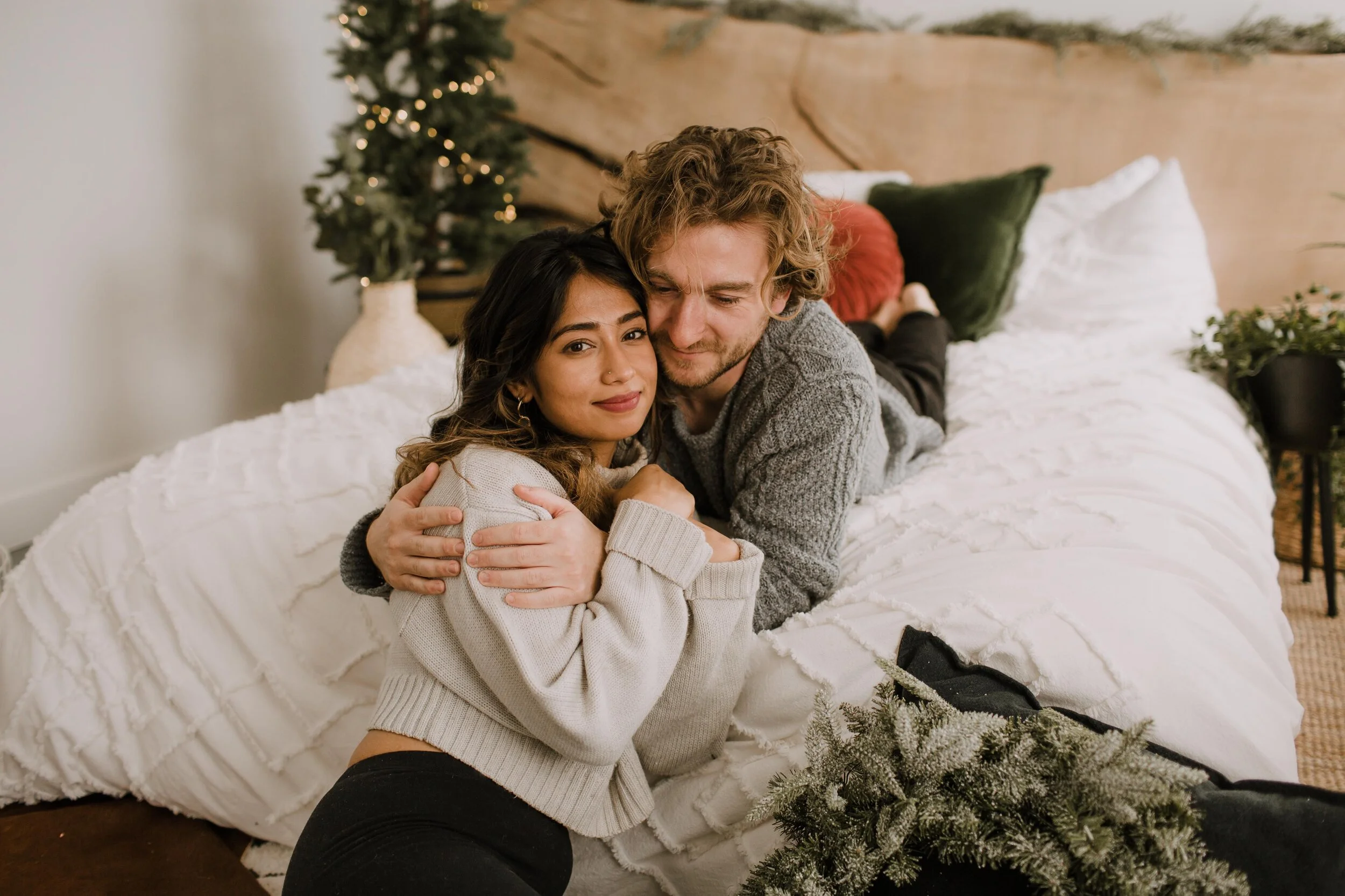 GH Photography Intimate Festive Holiday Couples Session-15.jpg