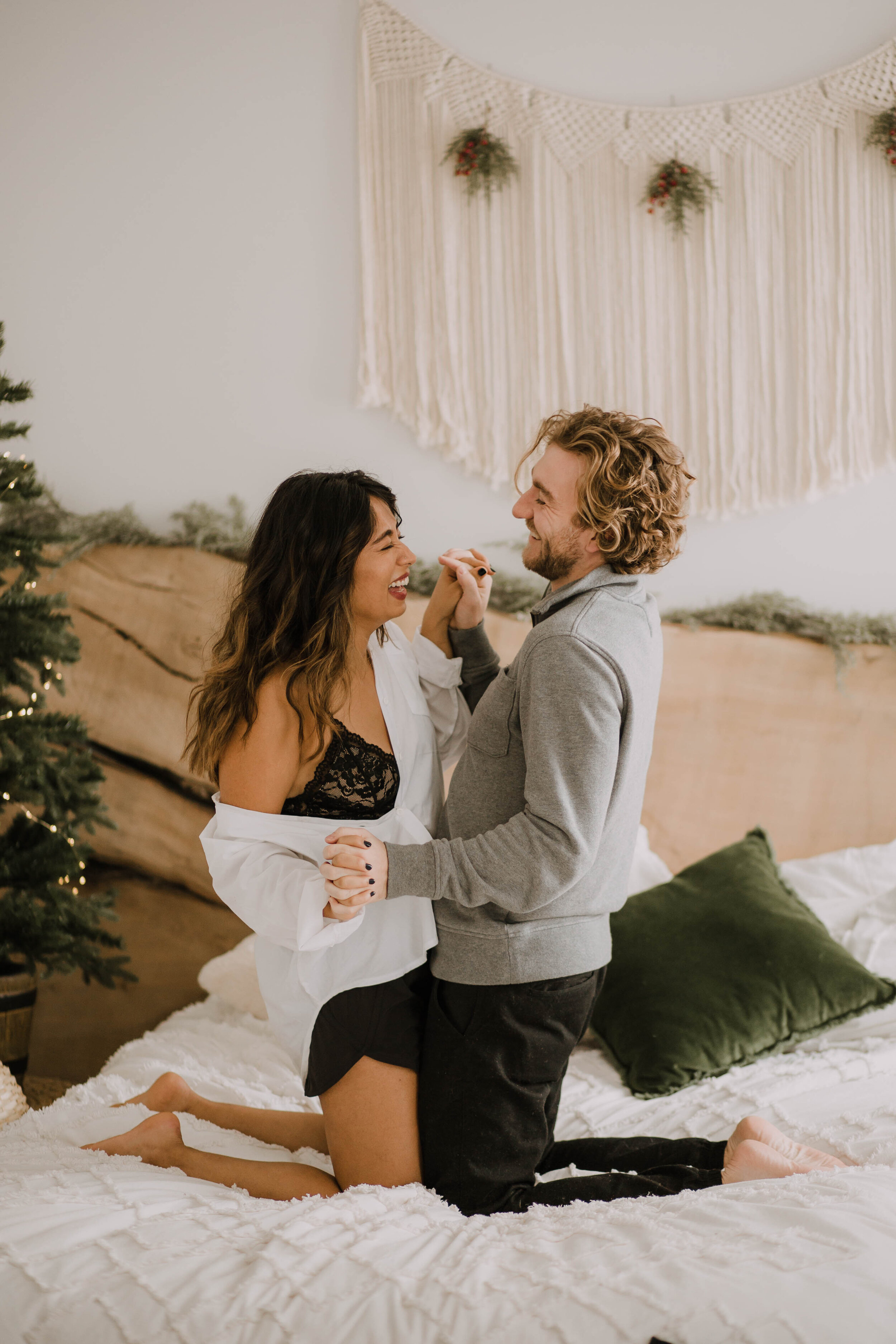 GH Photography Intimate Festive Holiday Couples Session-25.jpg