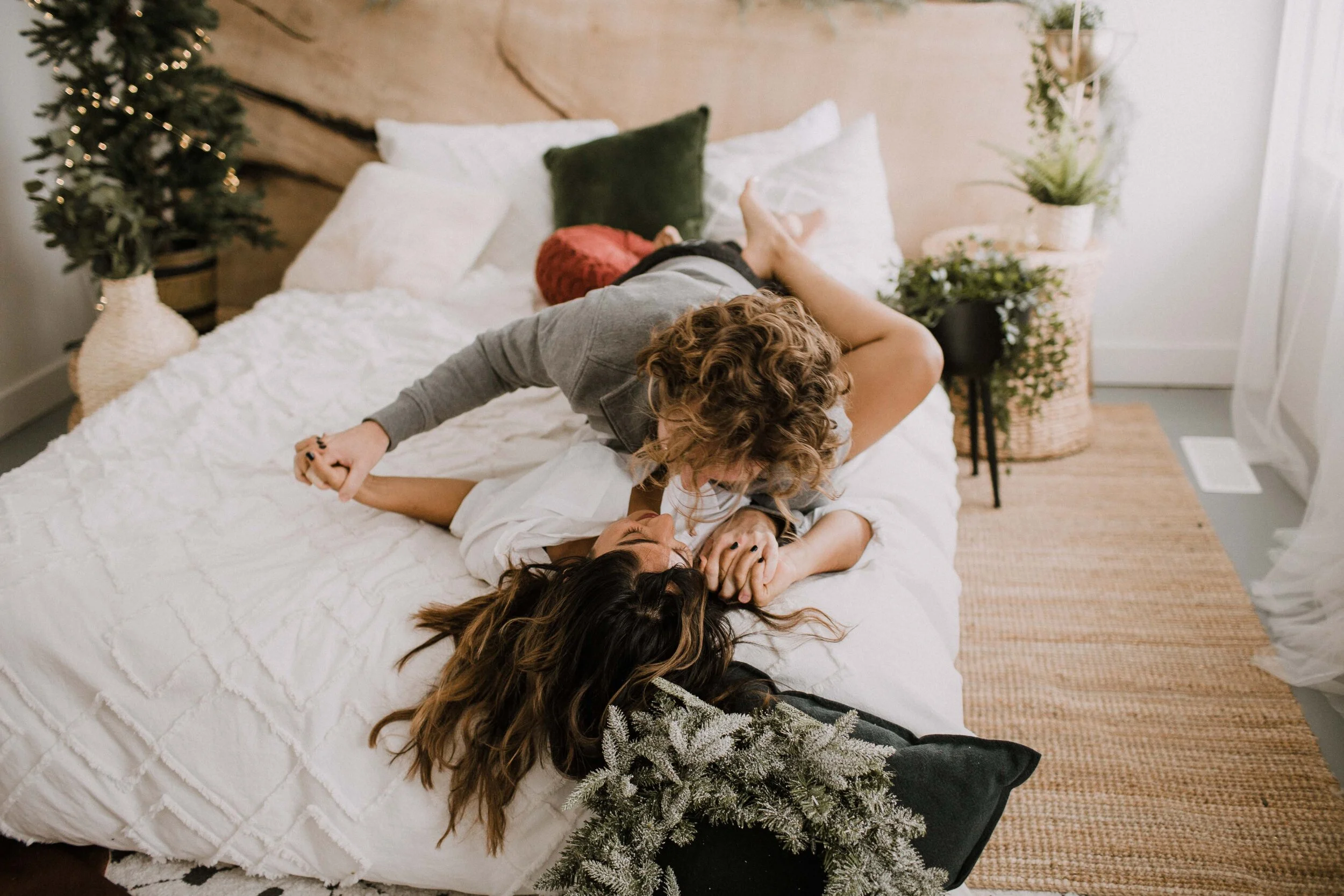 GH Photography Intimate Festive Holiday Couples Session-34.jpg