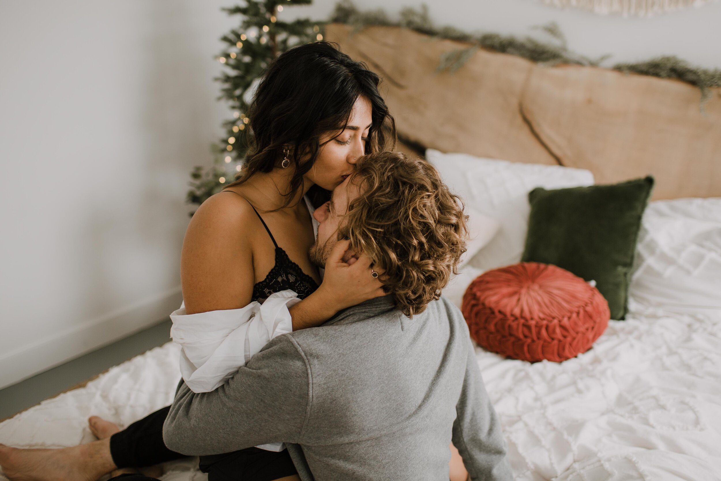 GH Photography Intimate Festive Holiday Couples Session-42.jpg