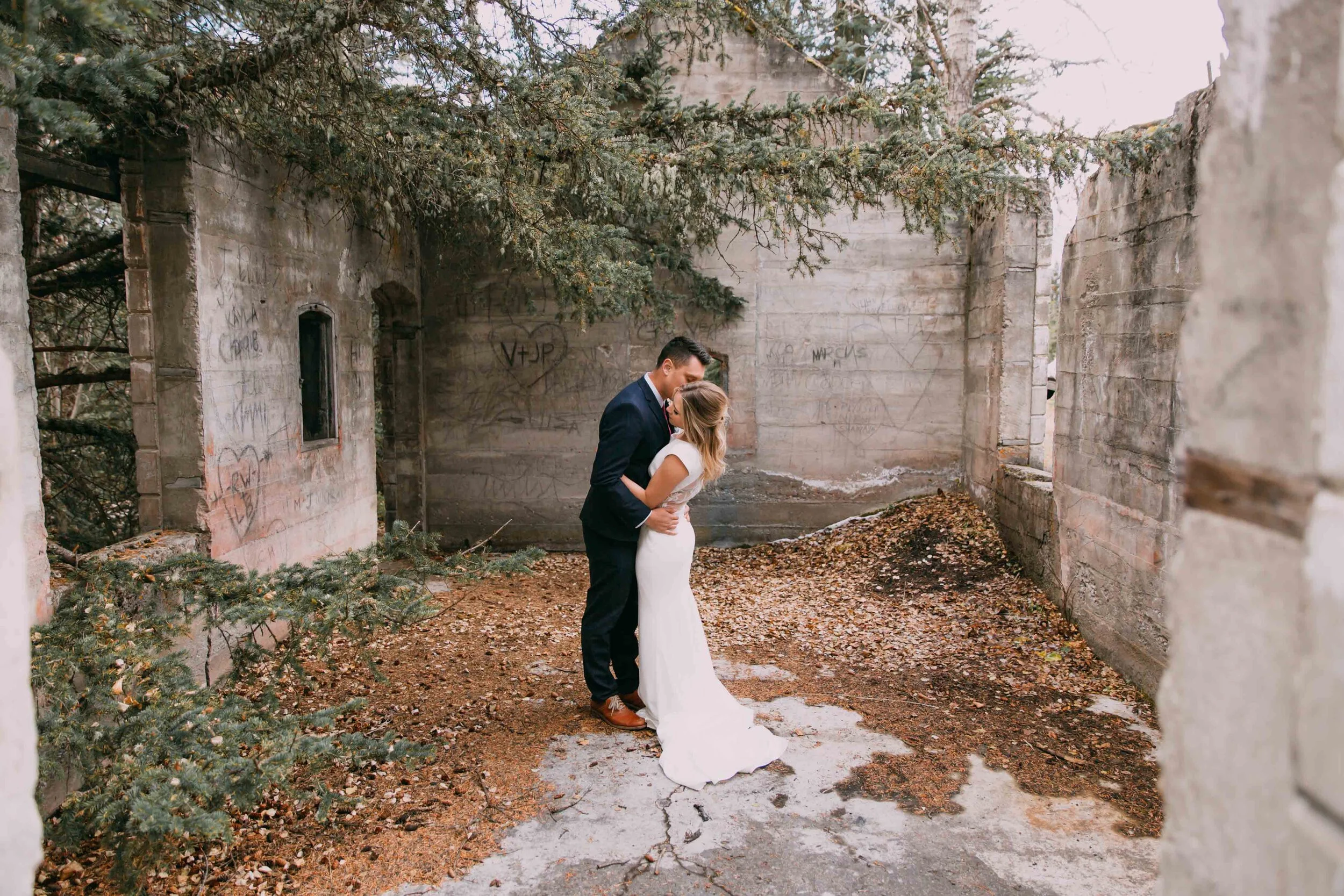 GH Photography Lake Minnewanka Bridal Formals Session-35.jpg