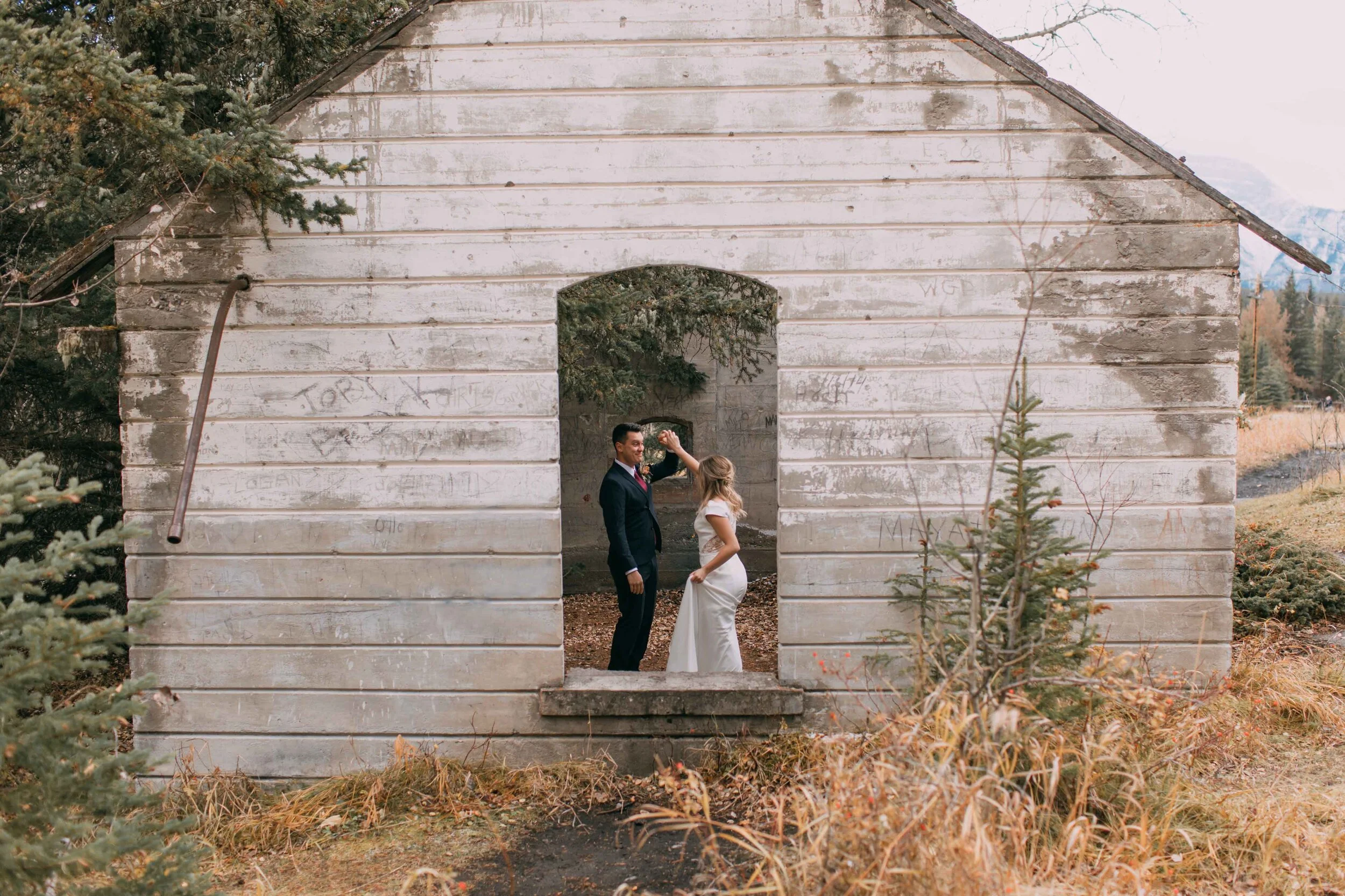 GH Photography Lake Minnewanka Bridal Formals Session-52.jpg