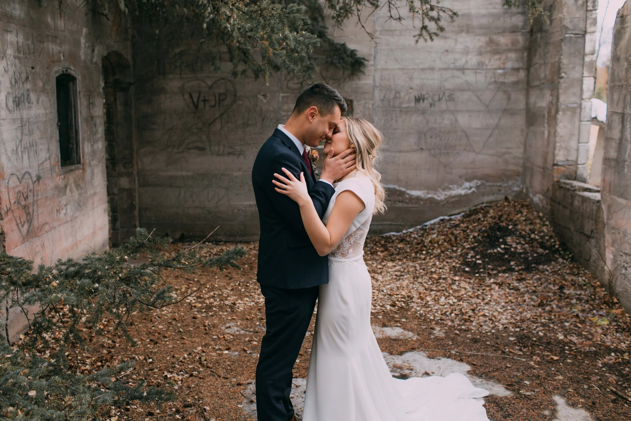 GH Photography Lake Minnewanka Bridal Formals Session-53.jpg