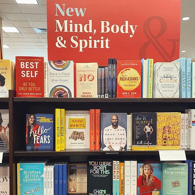 I can’t help but to cry when I see this photo. This makes it so real. I published a book 😭♥️😱
.
Thank you @barnesandnoble for making me feel like a real author today 🙏🏼🙏🏼🙏🏼
.
This is too exciting.
.
I have no words. I just wanted to share this feeling and this moment with you all.
.
Seeing my face next to people I admire so much is too much.
.
Beyond grateful for this 💙
.
If you find the #hellofearsbook on a shelf you HAVE to share a photo with me!!! 😋 — btw! I signed all those copies, so if you’re near Pembroke Pines, Florida, go grab a copy before they’re gone! 🙌🏼 #hellofears @bnpembrokegardens