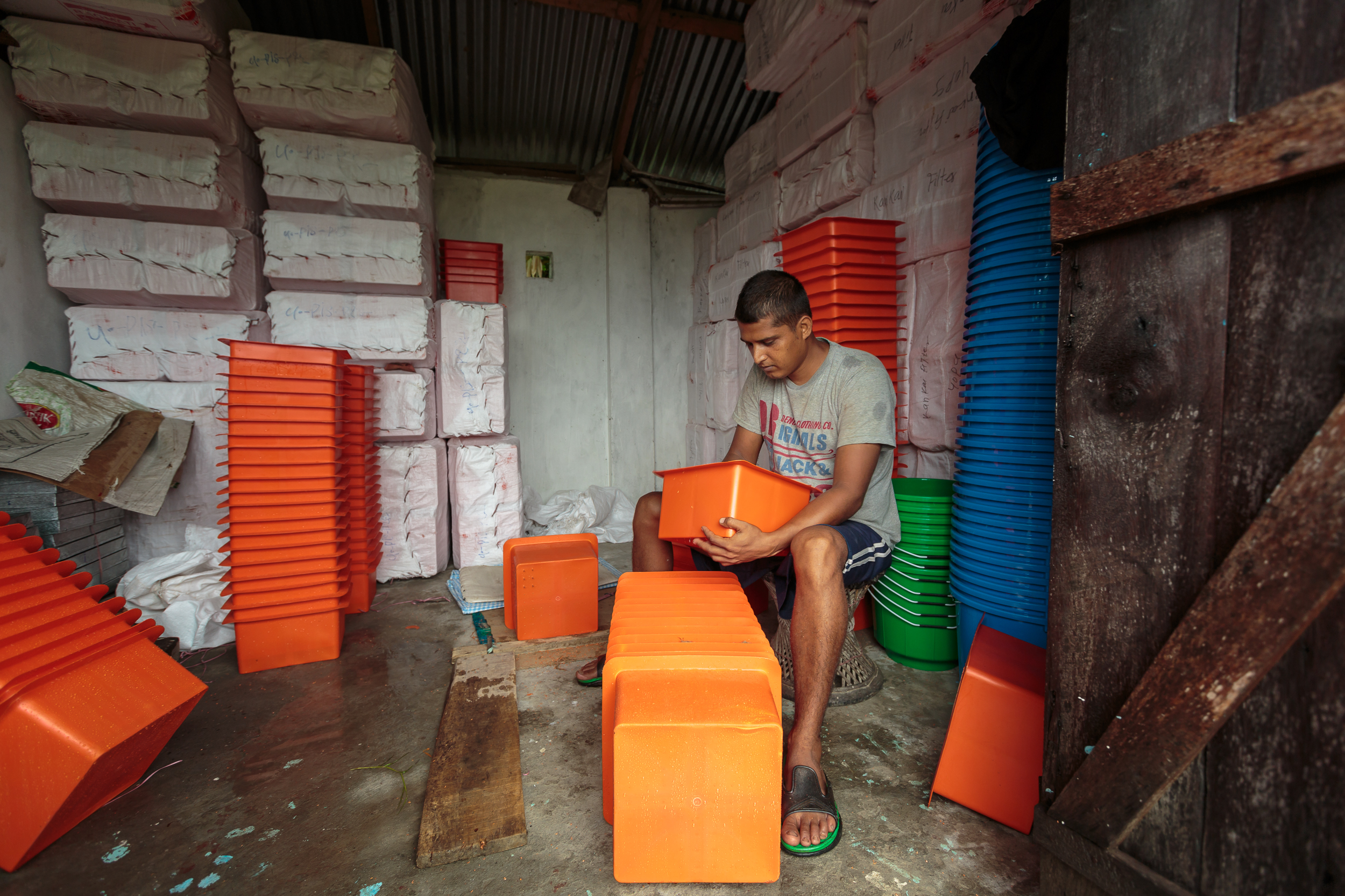 Preparing the water containers