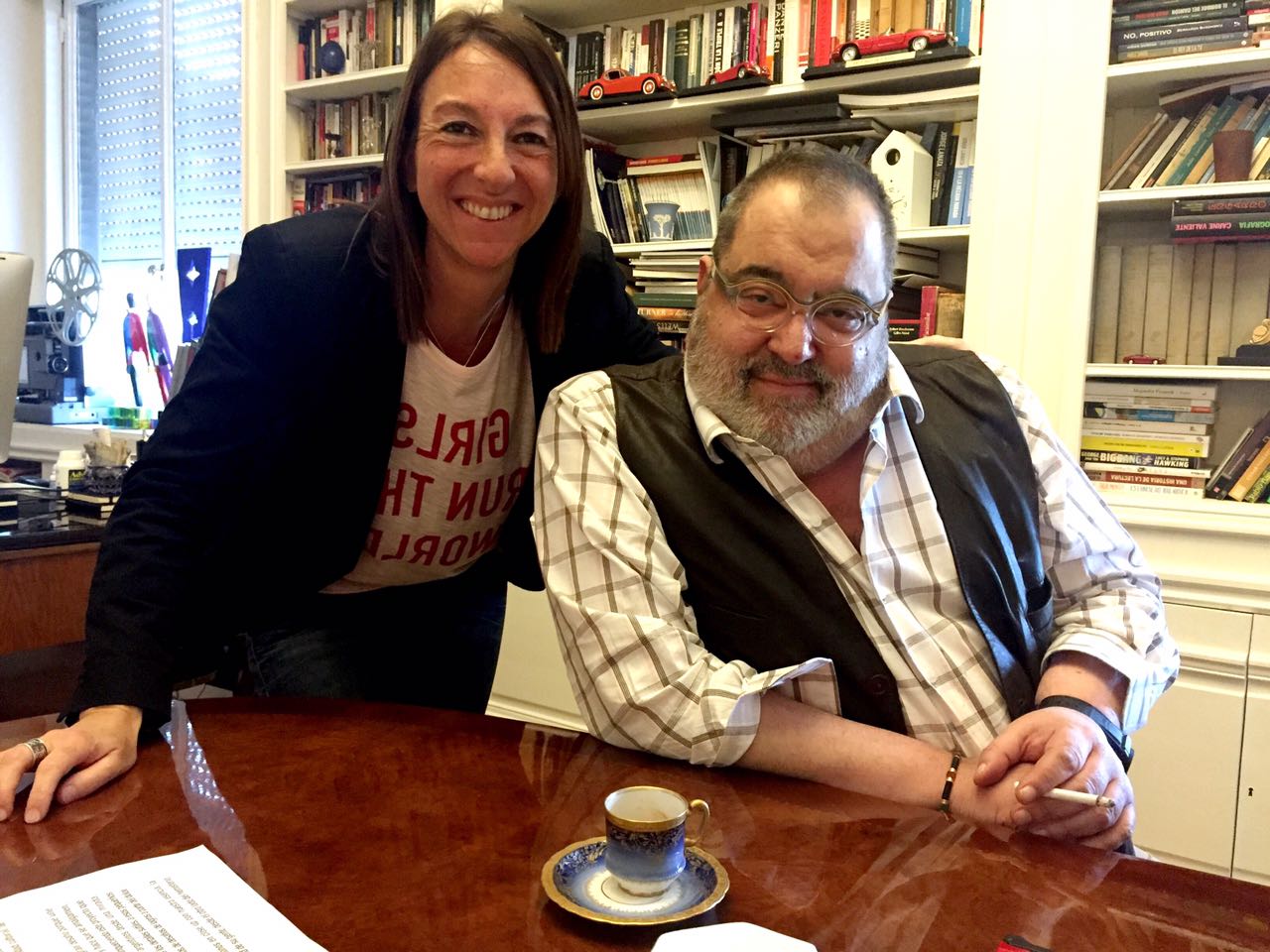 Jorge Lanata. Famous argentine journalist. He recorded the introduction of the Insideout video.