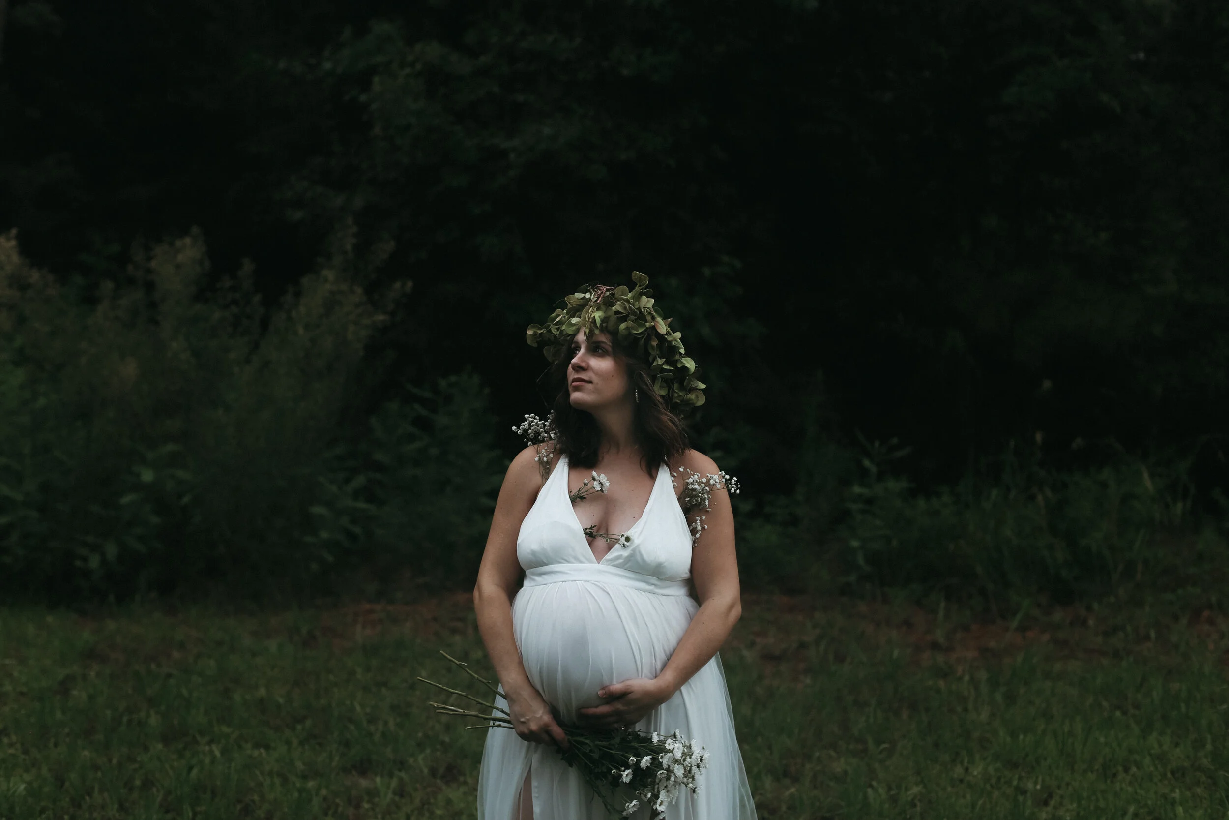 A CREATIVE MATERNITY SESSION WITH KATE