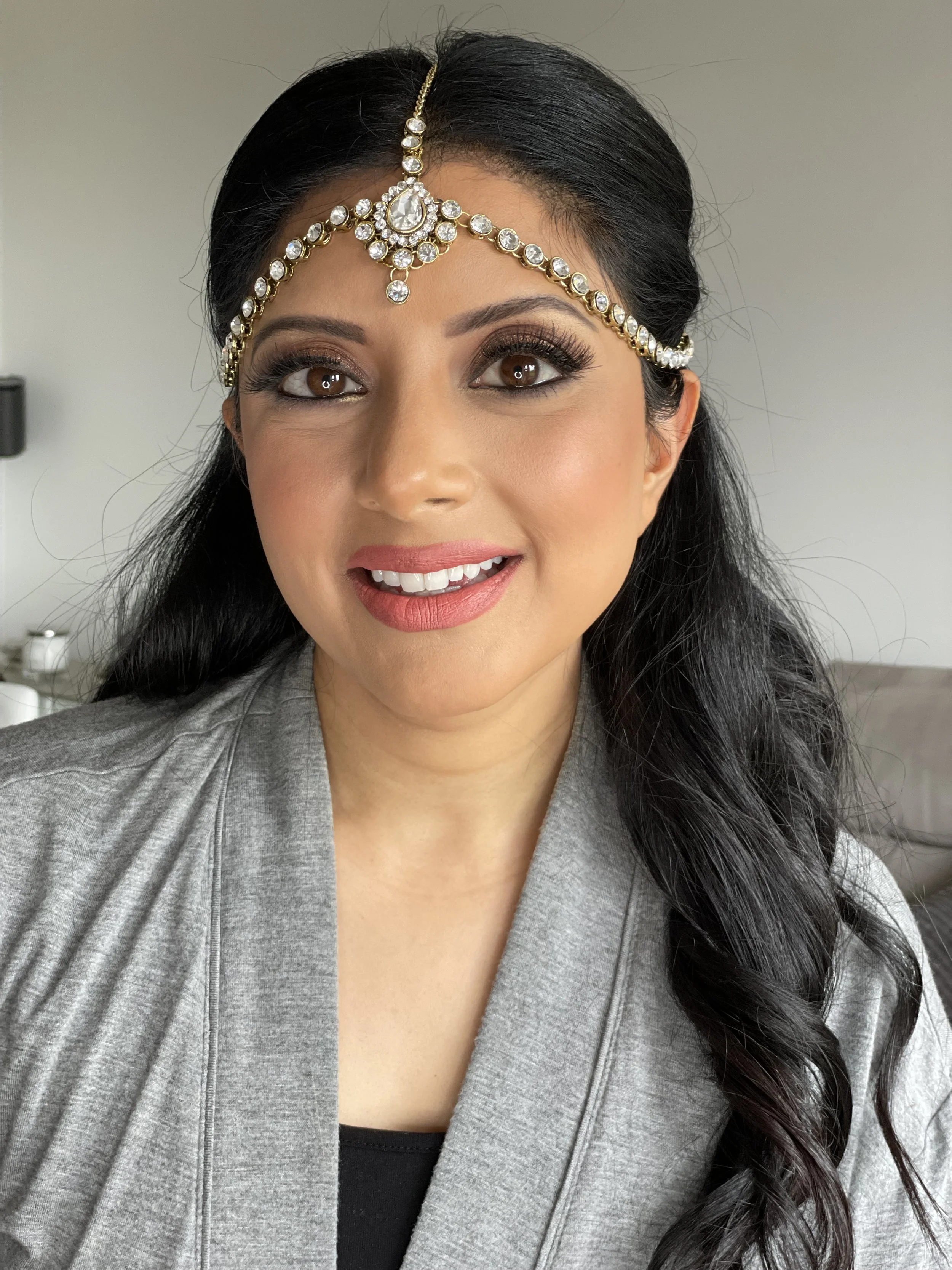 Flawless base with a glitter smokey eye 