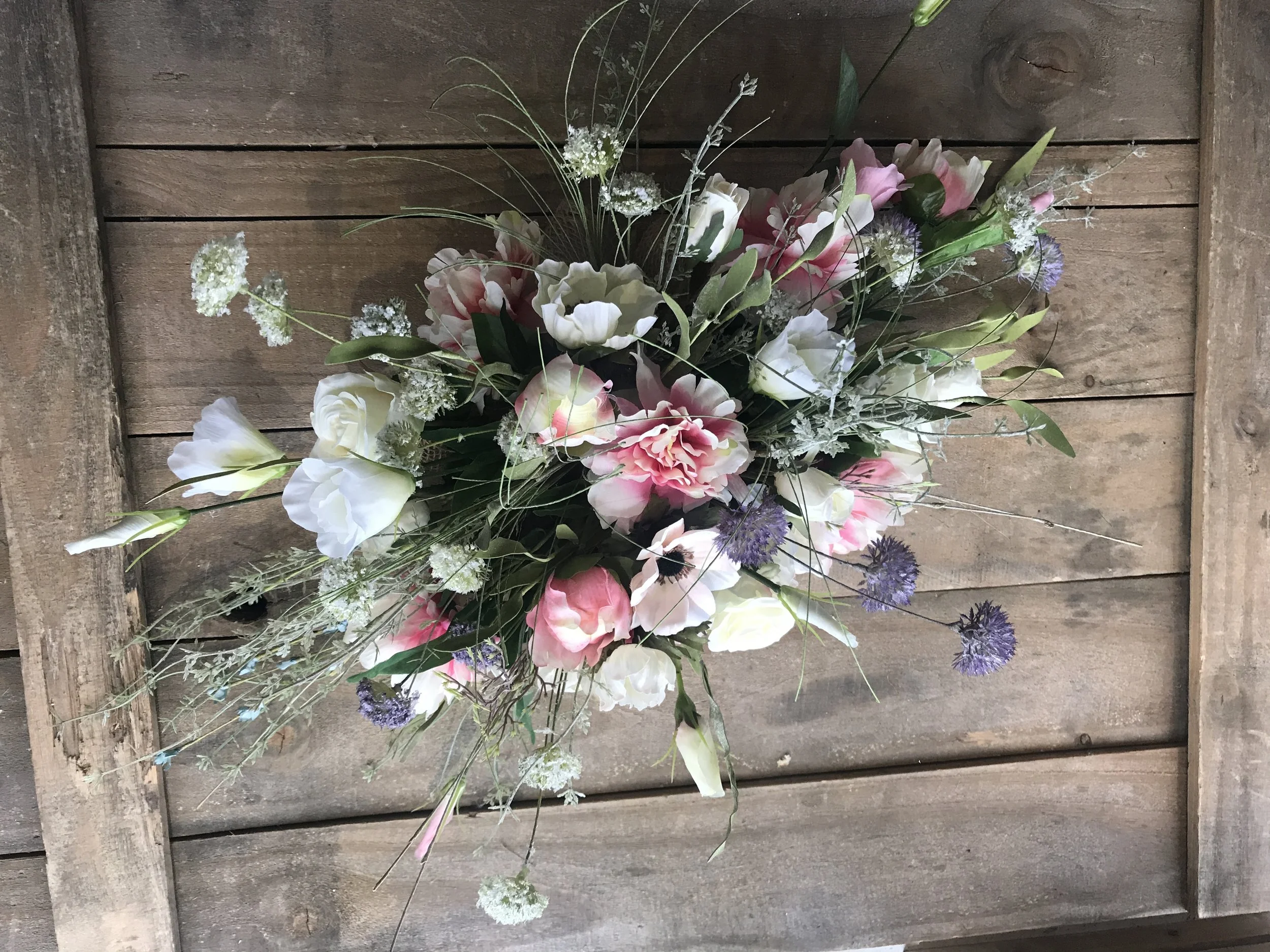 SV Wedding table spray.JPG