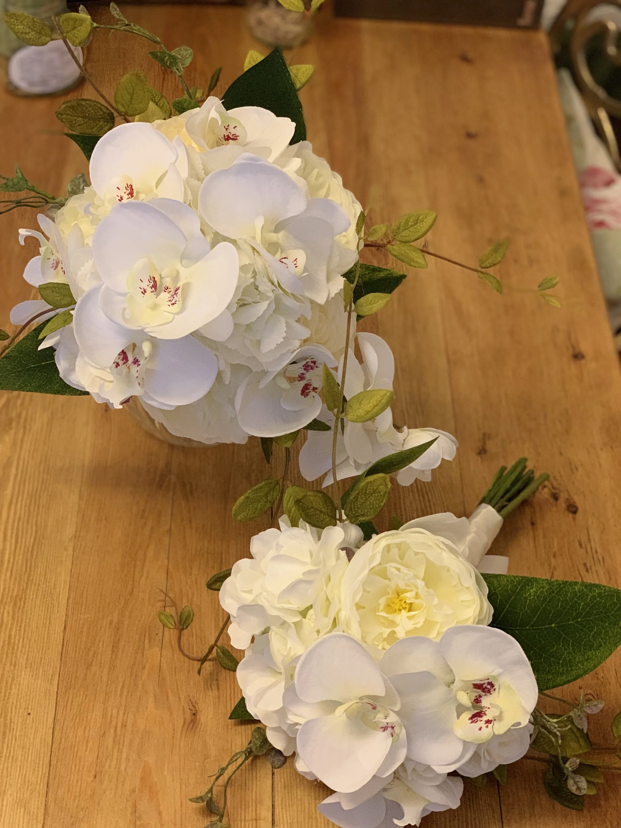 'Jen' Orchid Bridesmaid Hand Tie