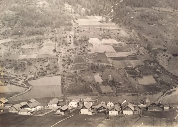 Le village Avrieux, en 1920.