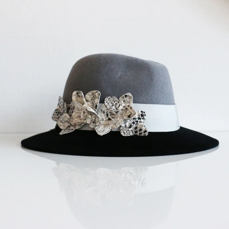 chapeau-charlie-gris-et-noir-fleur-d-hiver+(1).jpg