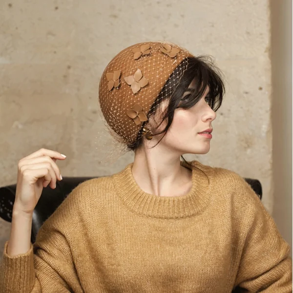 chapeau-toque-gabrielle-paris-camel.jpg