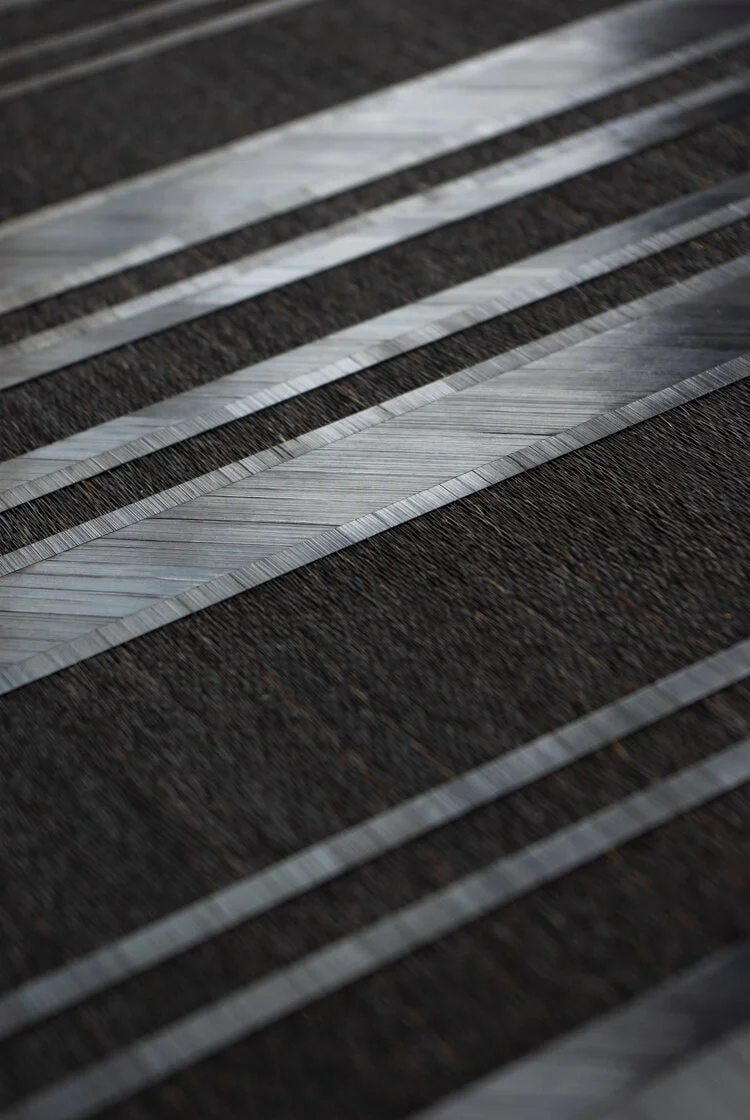 un panneau de marqueterie avec du tissu 