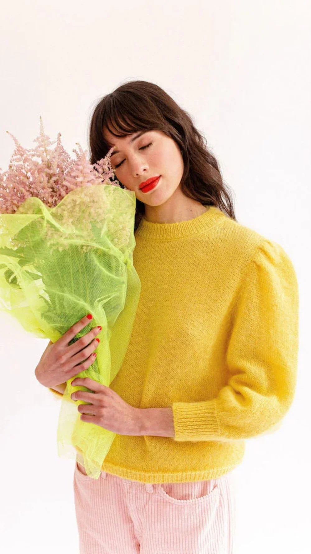 un pull colore en mohair jaune de la marque Katia Sanchez