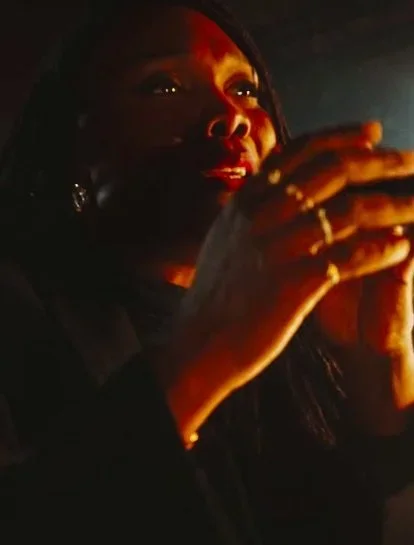 kareen Guiock qui porte des pièces de créateur français pour son feat avec Kery James, stylisme Gaelle Fresco