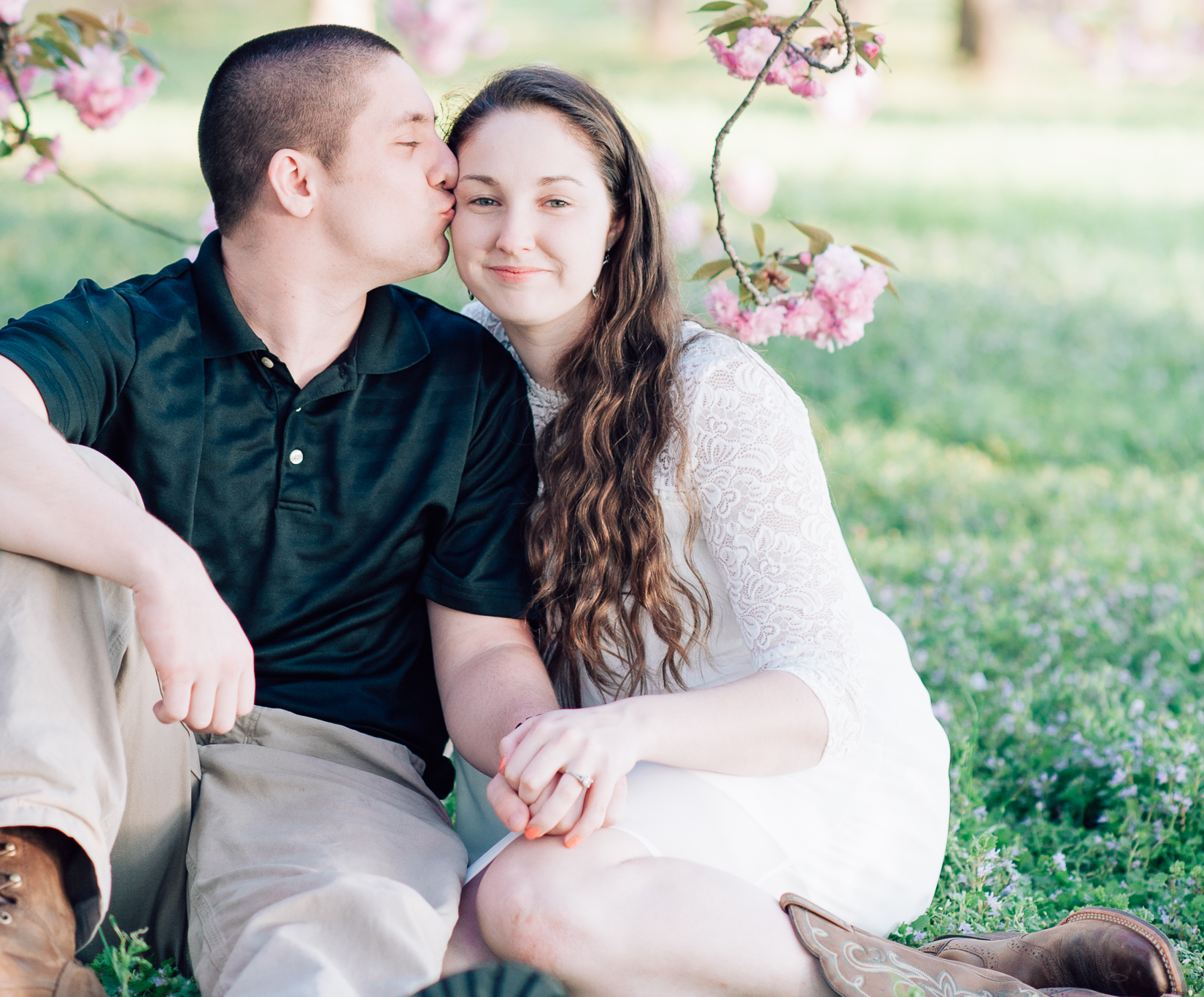 engagement_cherryblossoms_virginiaweddingphotographer_JanieHunter (7).jpg