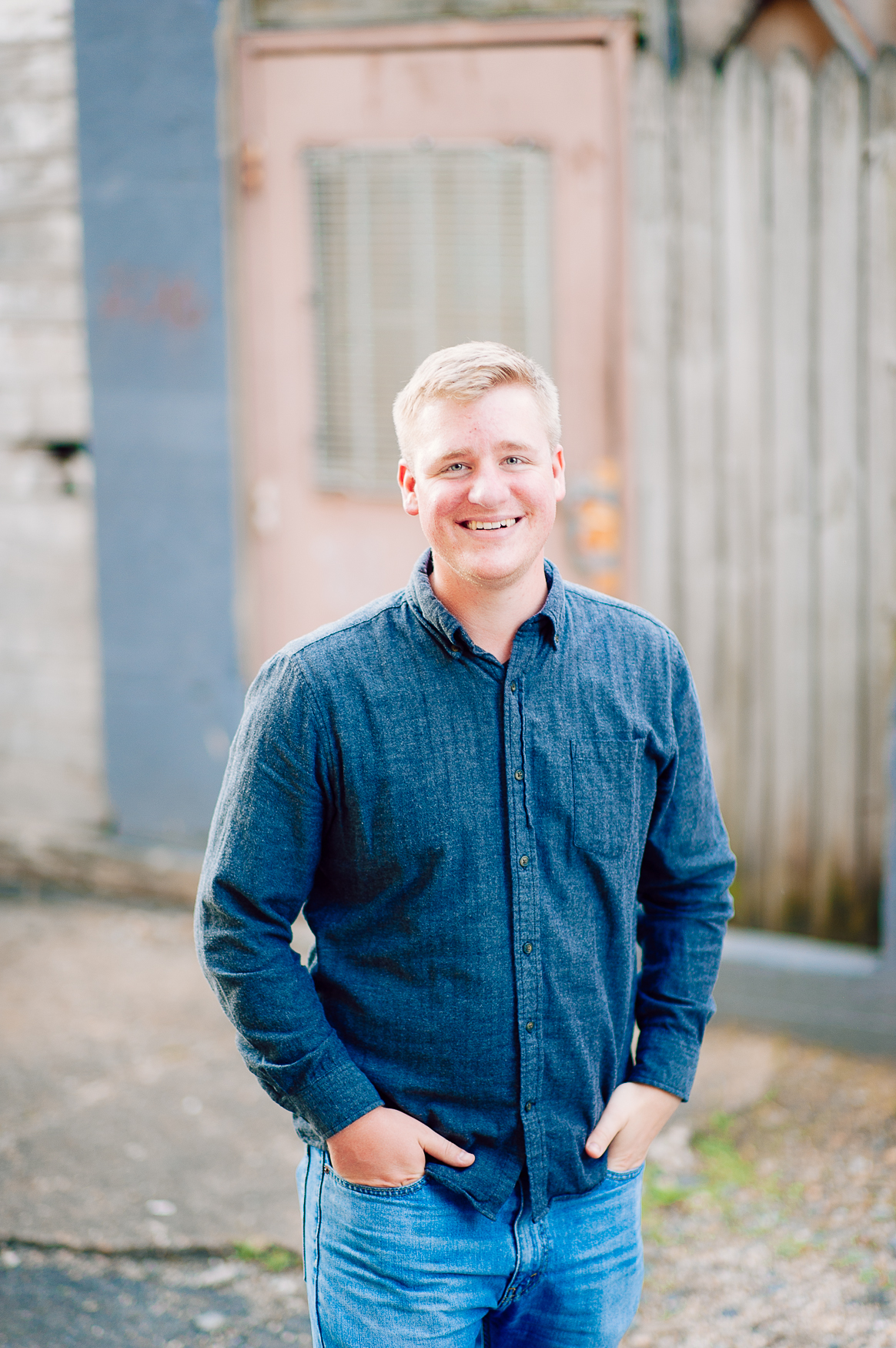 engagement_downtown_fredericksburg_virginiaweddingphotographer_youseephotography_ErinBrad (27).jpg