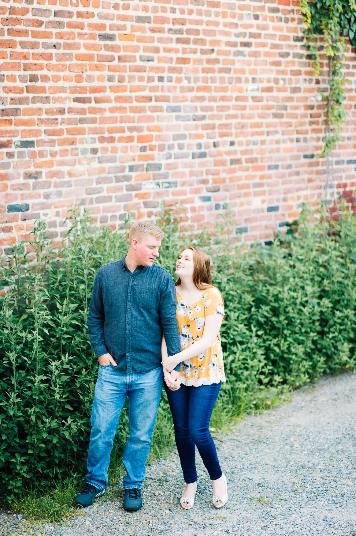 engagement_downtown_fredericksburg_virginiaweddingphotographer_youseephotography_ErinBrad (40).jpg