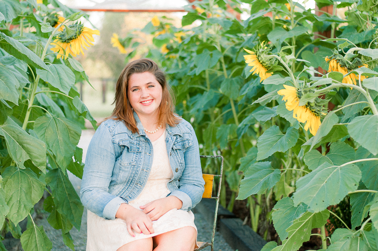 seniorphotos_fall_sunflowers_fredericksburgphotographer_virginia_youseephotography_Jill (28).JPG