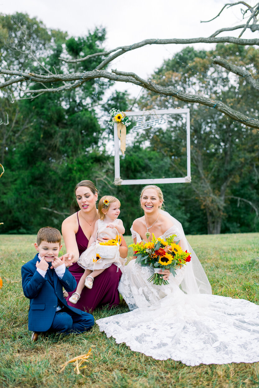 fredericksburgwedding_virginiabride_LandinoBarn_kinggeorge_youseephotography_StephanieThomas (33).jpg