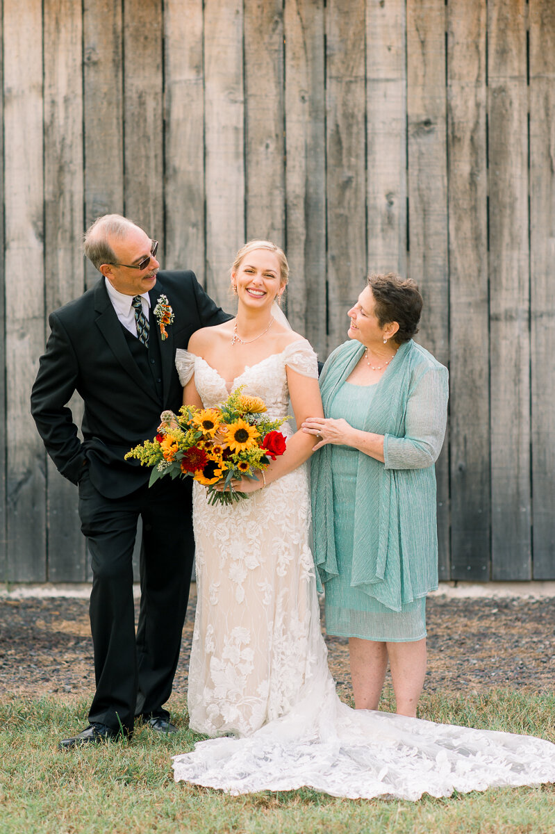 fredericksburgwedding_virginiabride_LandinoBarn_kinggeorge_youseephotography_StephanieThomas (53).JPG