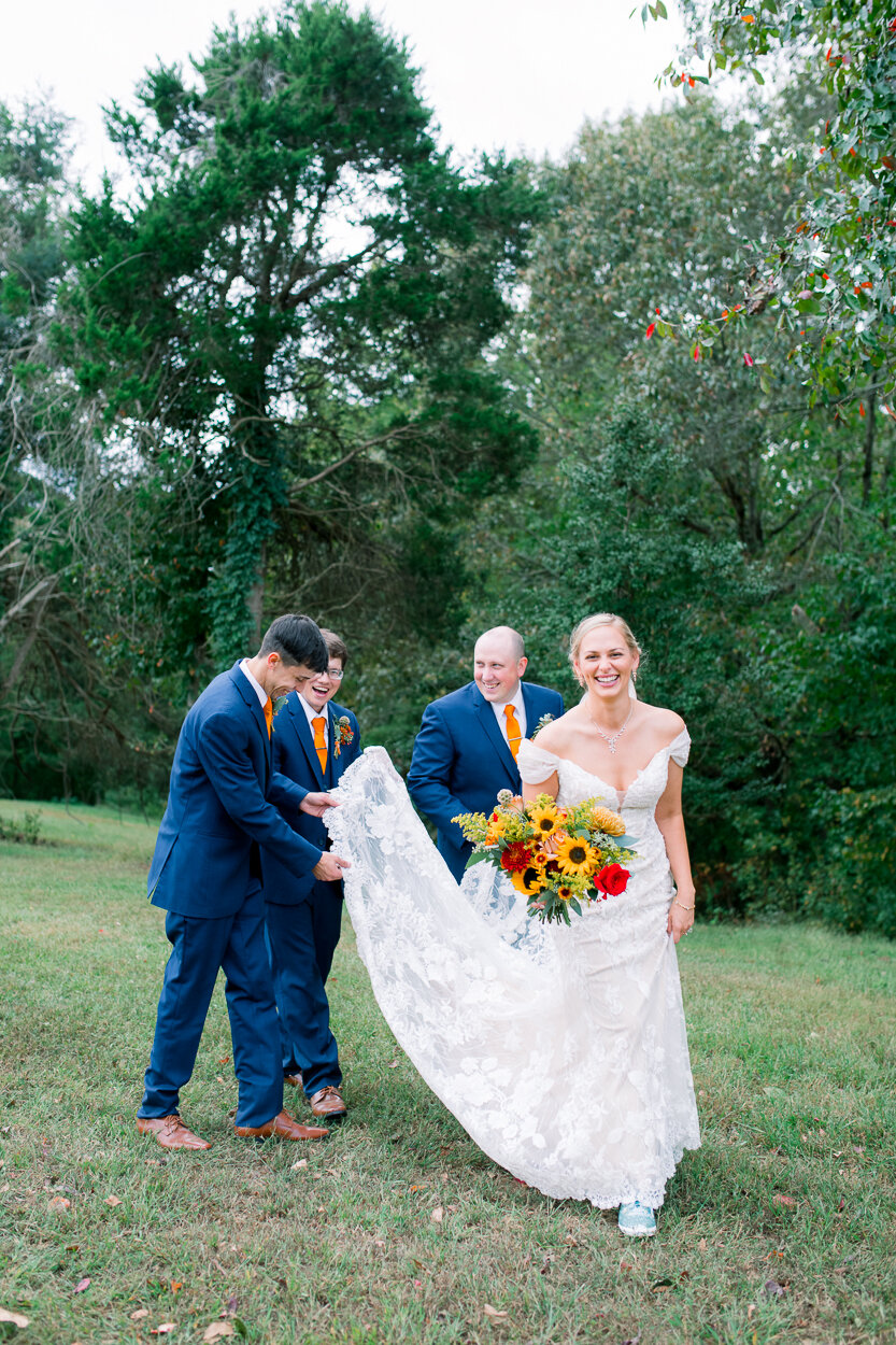 fredericksburgwedding_virginiabride_LandinoBarn_kinggeorge_youseephotography_StephanieThomas (38).jpg