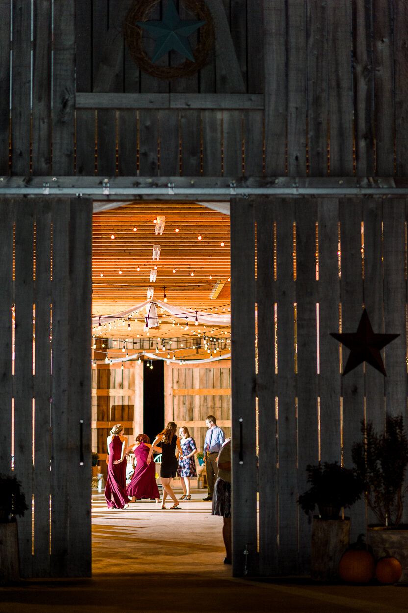 fredericksburgwedding_virginiabride_LandinoBarn_kinggeorge_youseephotography_StephanieThomas (151).jpg