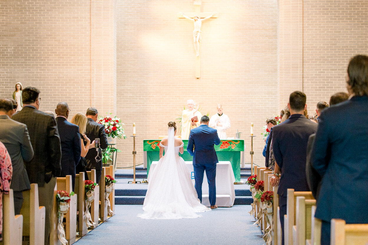 westfieldsgolfclub_virginiabrides_cliftonweddingphotographer_fallwedding_catholicwedding_virginiawedding_MitchSamantha(28).jpg