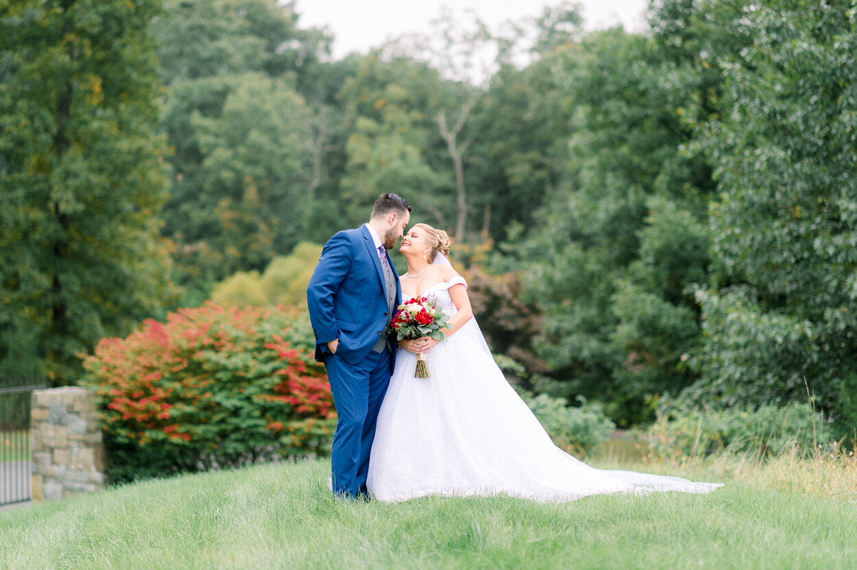 westfieldsgolfclub_virginiabrides_cliftonweddingphotographer_fallwedding_catholicwedding_virginiawedding_MitchSamantha(121).jpg