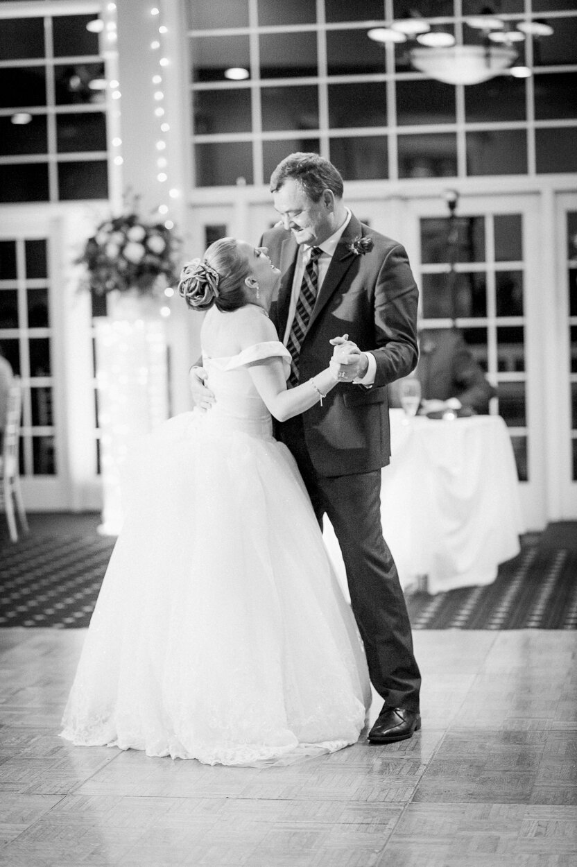 westfieldsgolfclub_virginiabrides_cliftonweddingphotographer_fallwedding_catholicwedding_virginiawedding_MitchSamantha(176).jpg