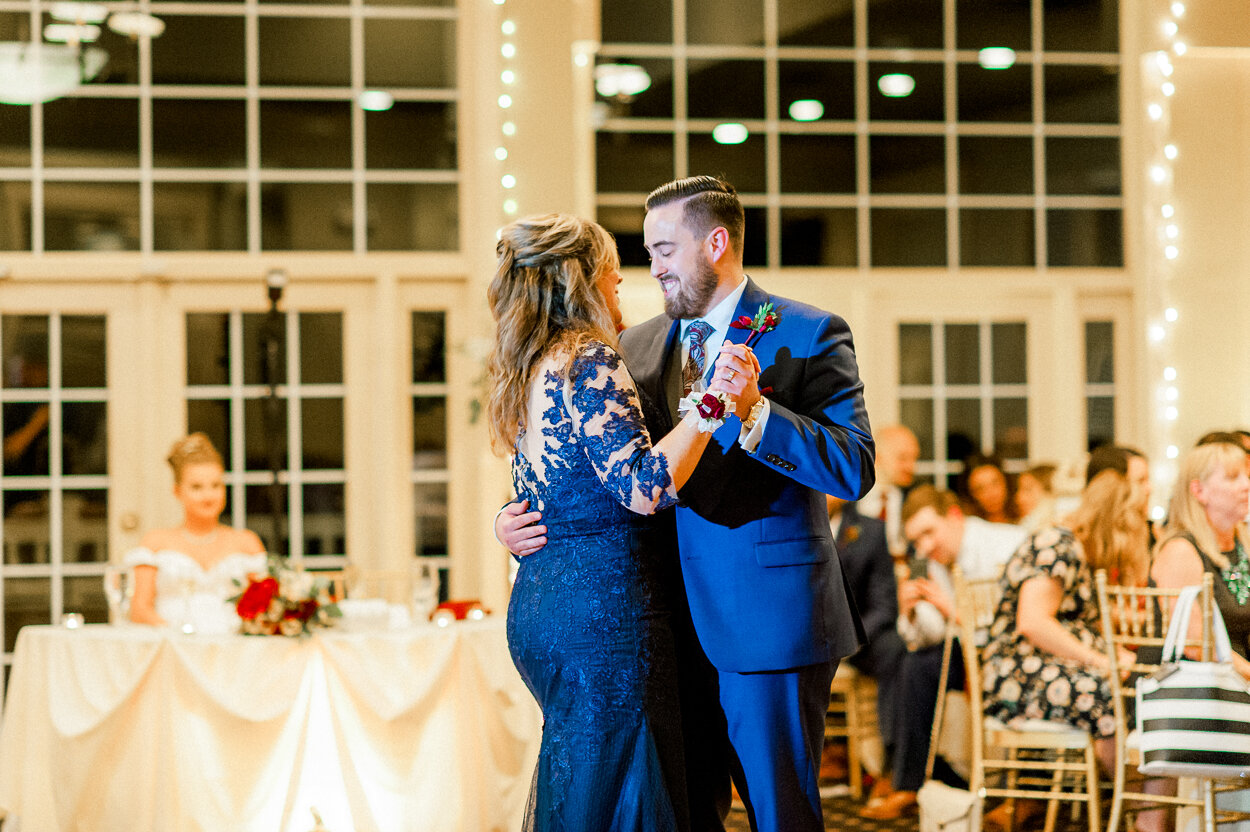 westfieldsgolfclub_virginiabrides_cliftonweddingphotographer_fallwedding_catholicwedding_virginiawedding_MitchSamantha(179).jpg