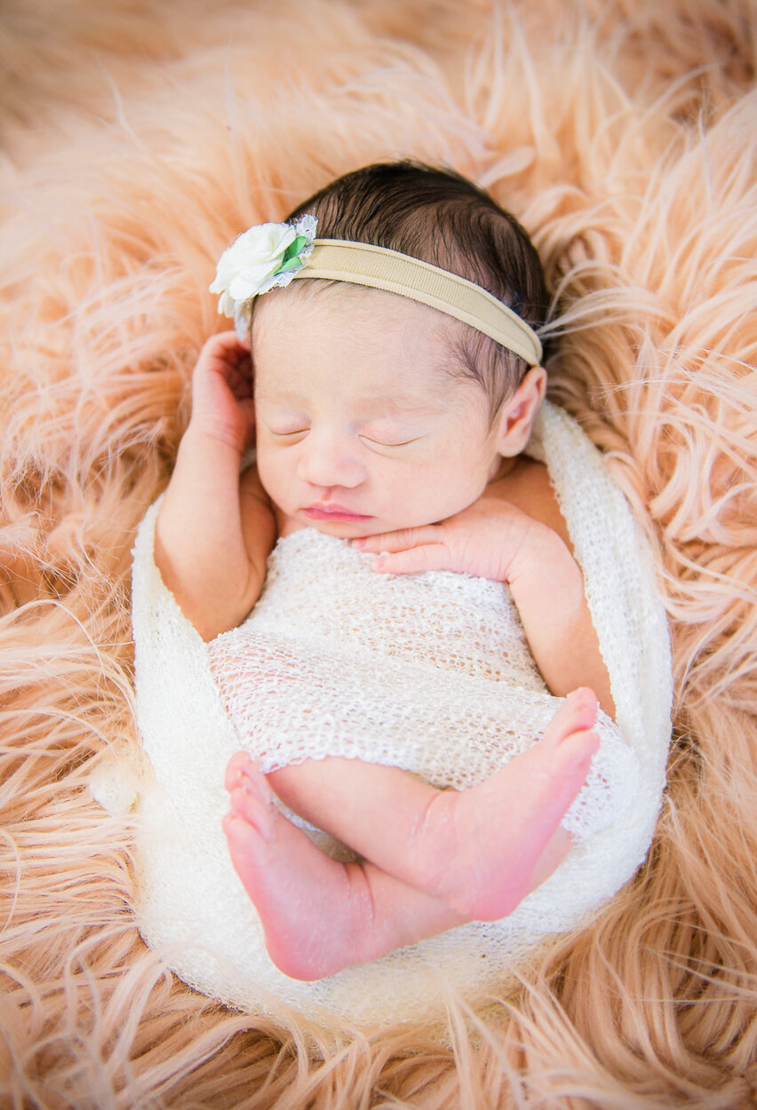 newborn_fredericksburgphotographer_woodbridgephotographer_youseephotography_babyClementine (1).jpg