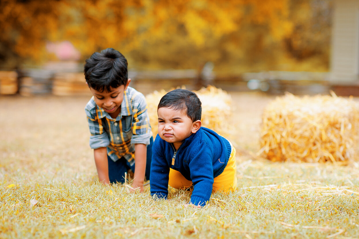 richmondphotographer_CrumpPark_MeadowFarm_fall_familyphotos_youseephotography_SmithaFamily (22).jpg