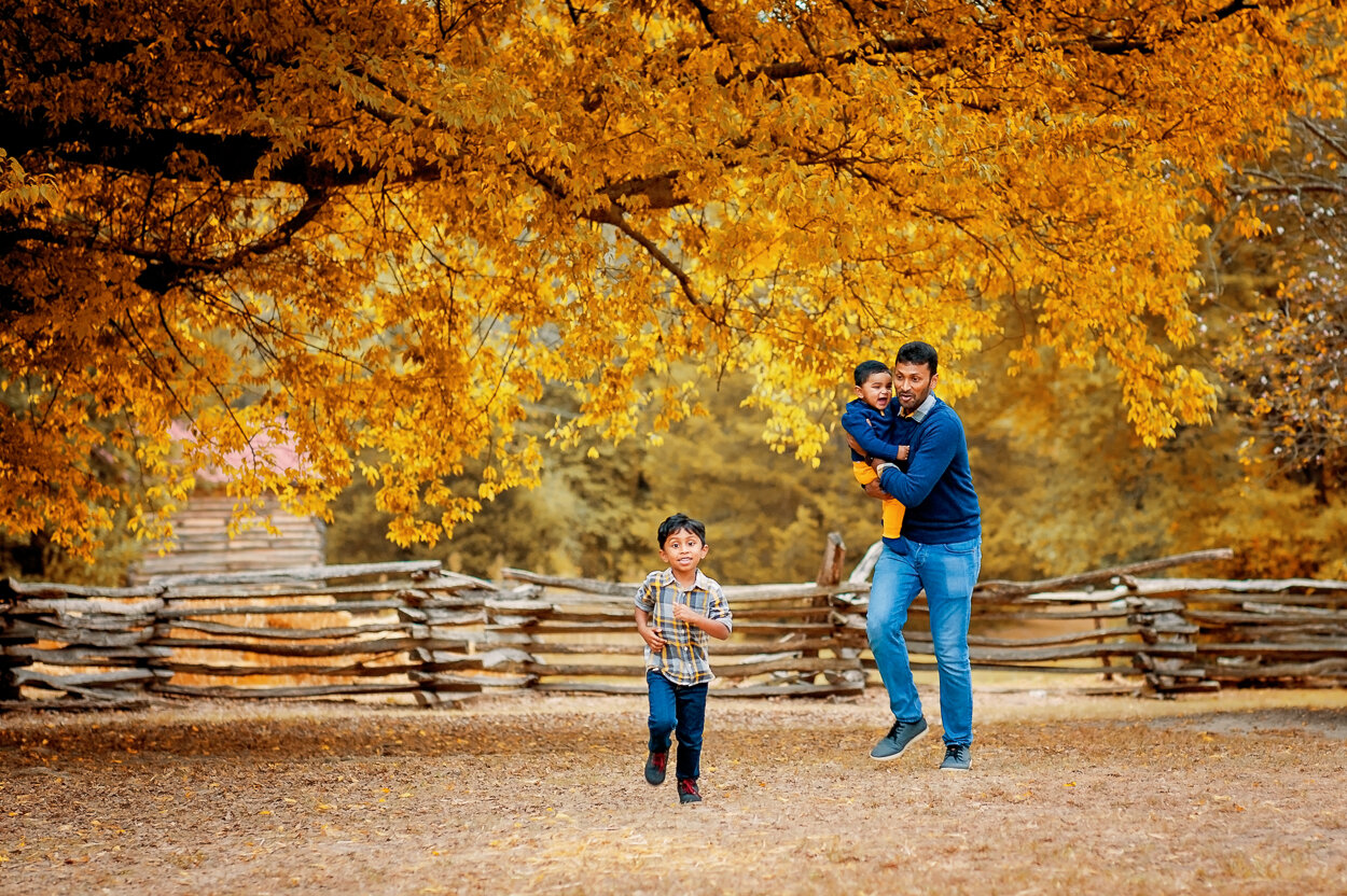 richmondphotographer_CrumpPark_MeadowFarm_fall_familyphotos_youseephotography_SmithaFamily (26).jpg