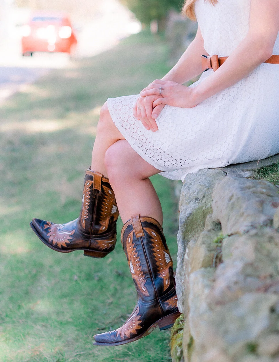 downtownFredericksburg_SeniorPhotos_GraduationPhotos_spring_youseephotography11.jpg