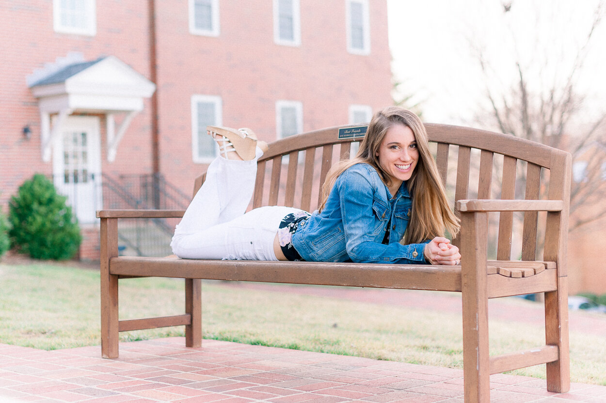 downtownFredericksburg_SeniorPhotos_GraduationPhotos_spring_youseephotography29.jpg