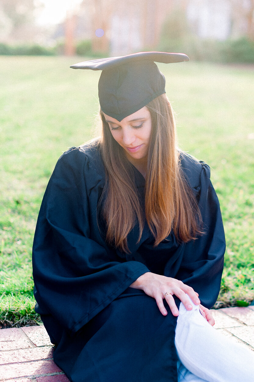 downtownFredericksburg_SeniorPhotos_GraduationPhotos_spring_youseephotography31.jpg