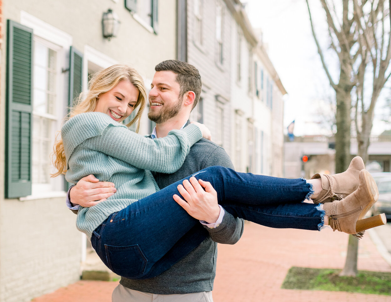 downtownFredericksburg_fredericksburgphotographer_engagementsession_youseephotography_TaylorDavid16.jpg