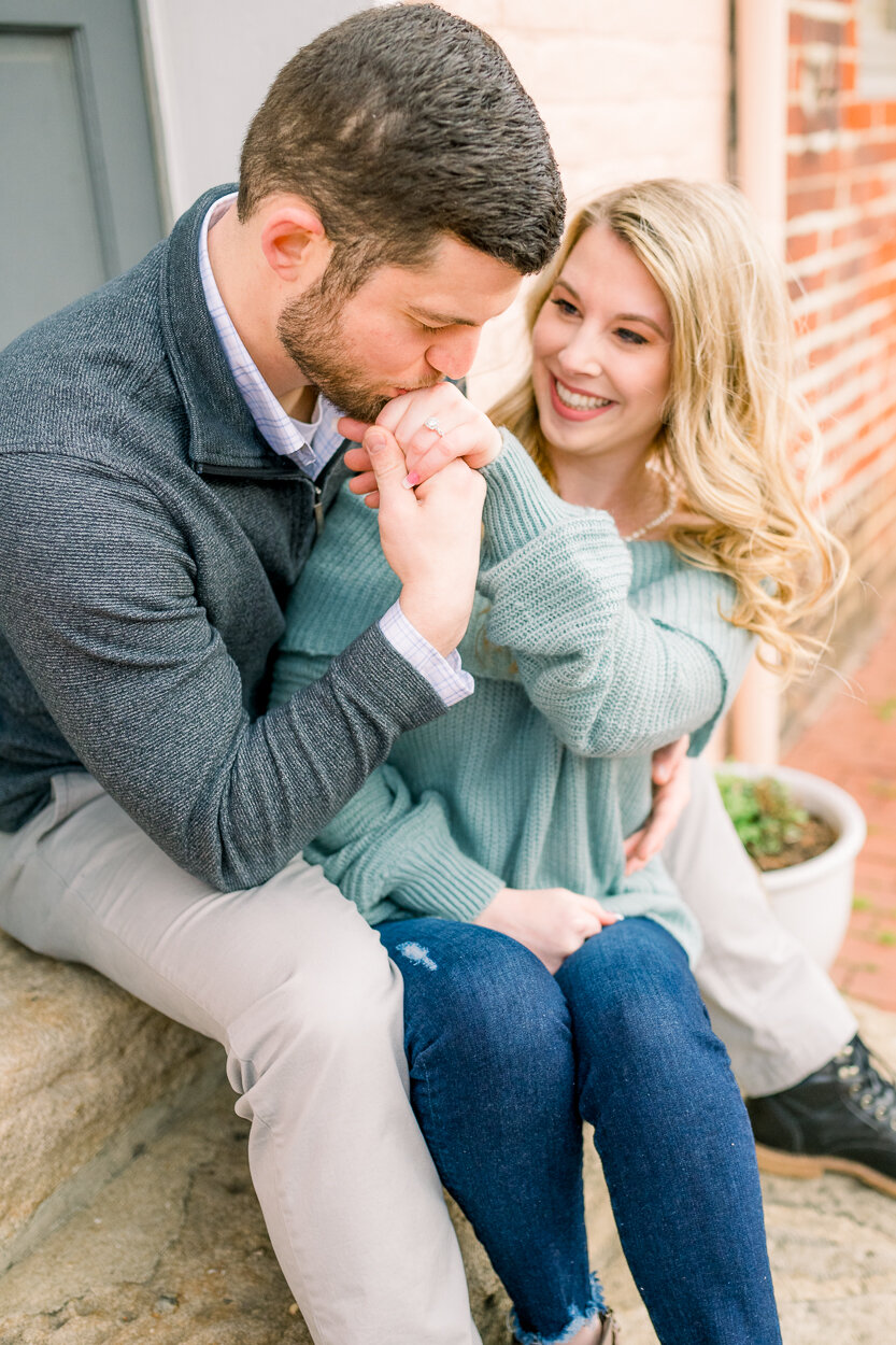 downtownFredericksburg_fredericksburgphotographer_engagementsession_youseephotography_TaylorDavid19.jpg